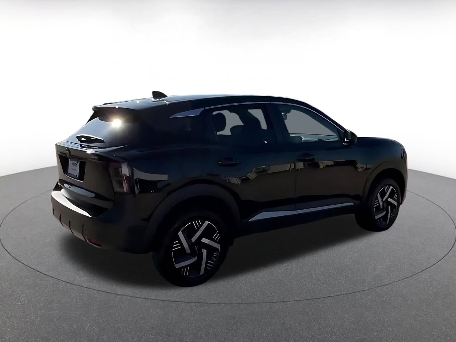 Thumbnail: 2025 Nissan Kicks - 12
