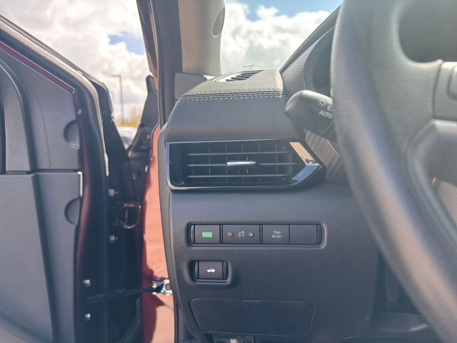 Thumbnail: 2025 Nissan Sentra - 32