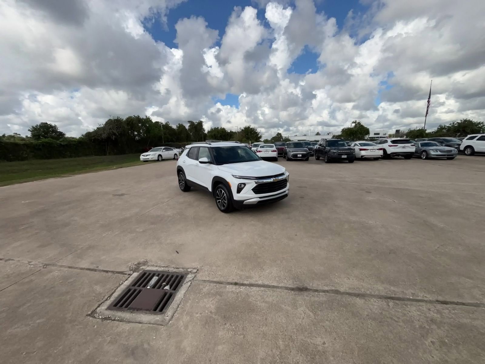 Thumbnail: 2025 Chevrolet TrailBlazer - 16