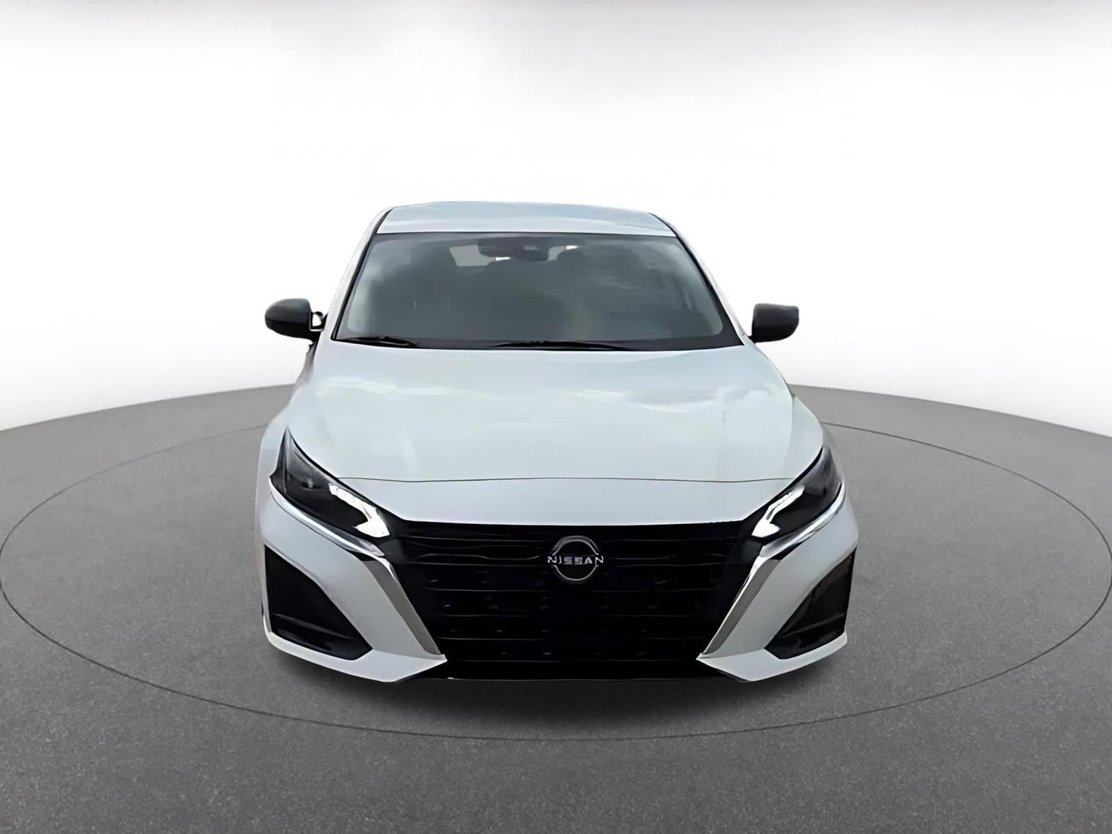 Thumbnail: 2025 Nissan Altima - 4