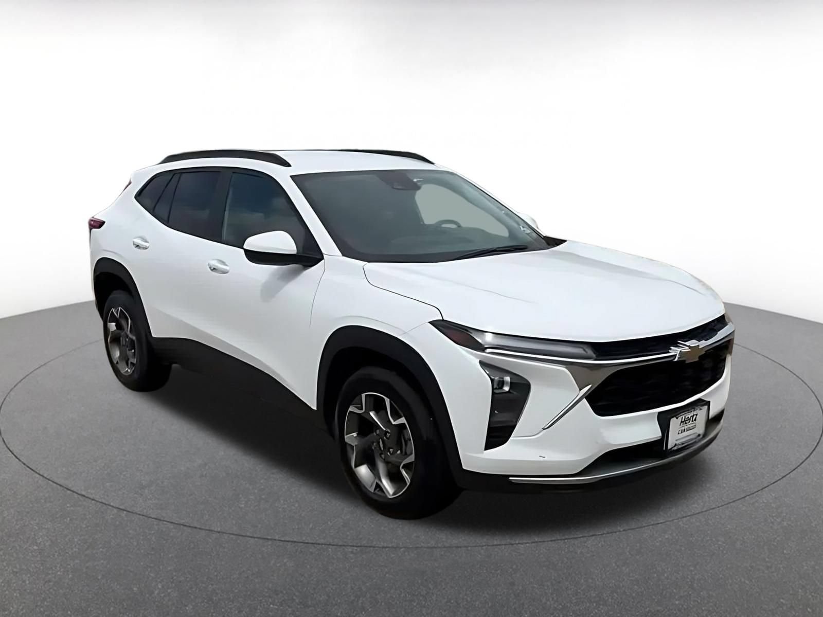 Thumbnail: 2025 Chevrolet Trax - 3