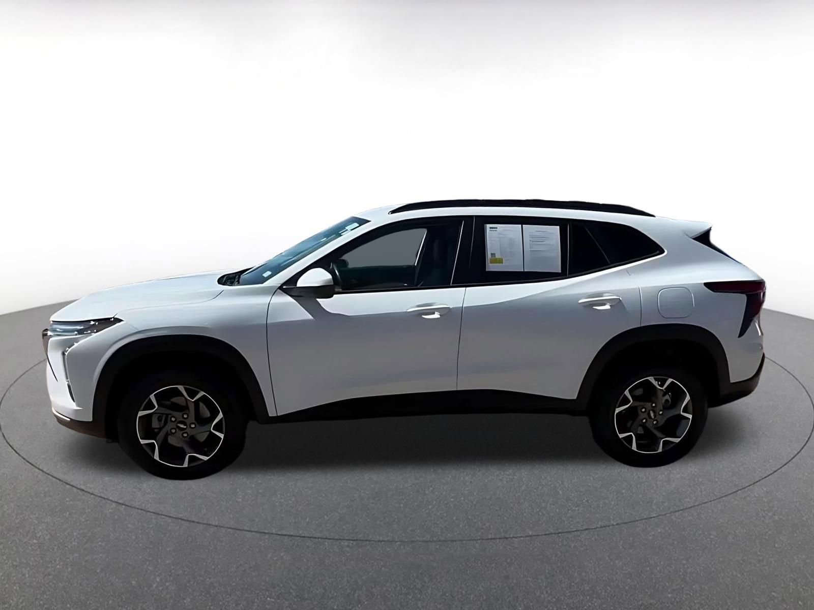 Thumbnail: 2025 Chevrolet Trax - 9