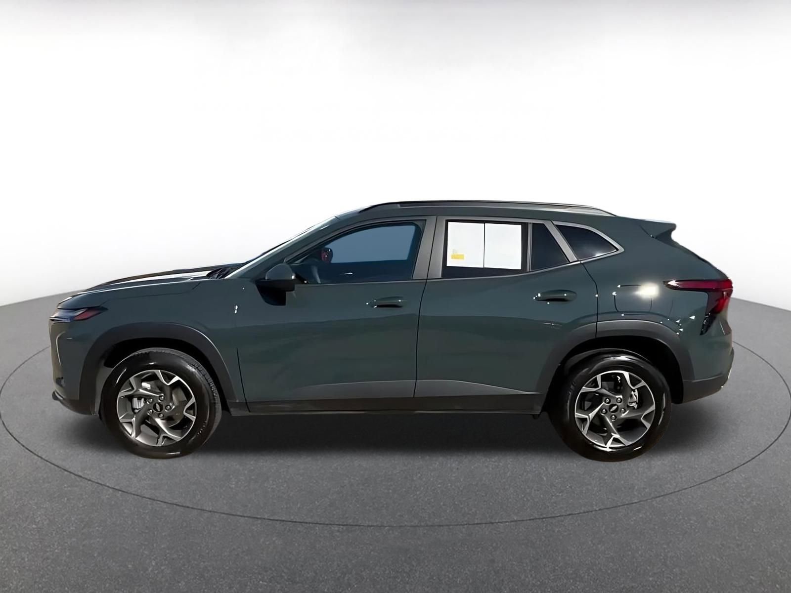 Thumbnail: 2025 Chevrolet Trax - 9