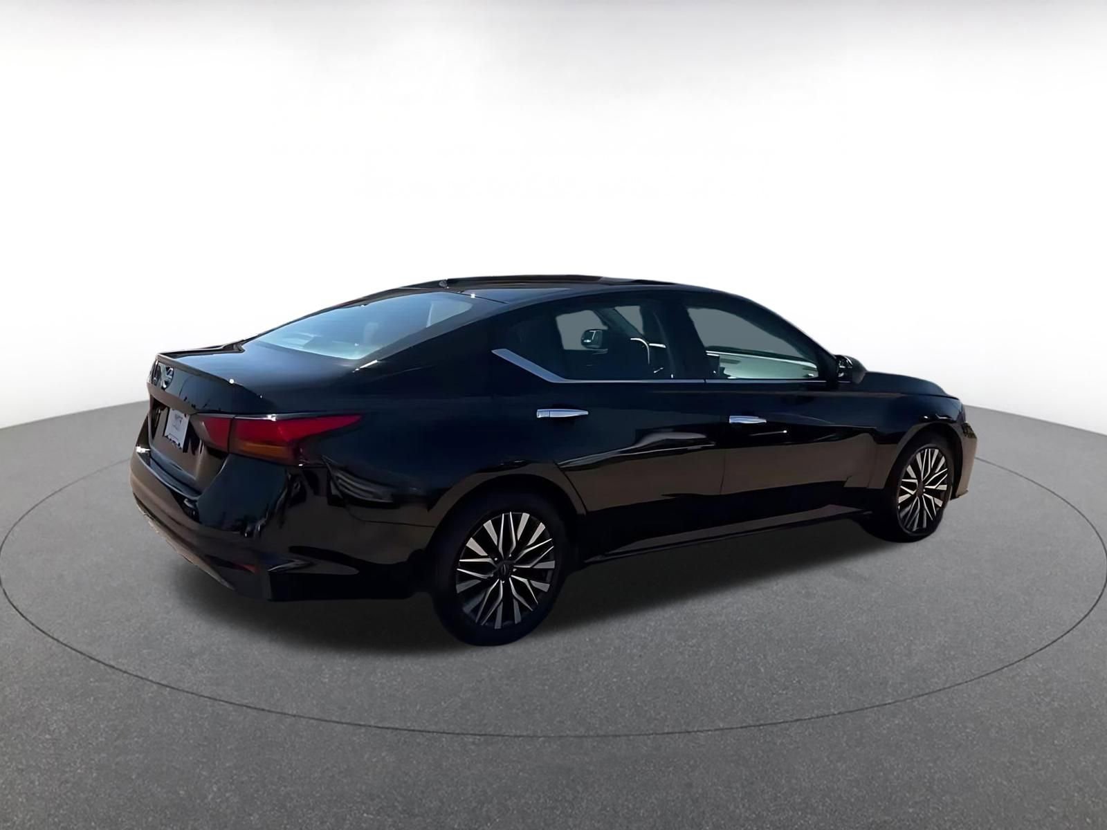 Thumbnail: 2025 Nissan Altima - 15