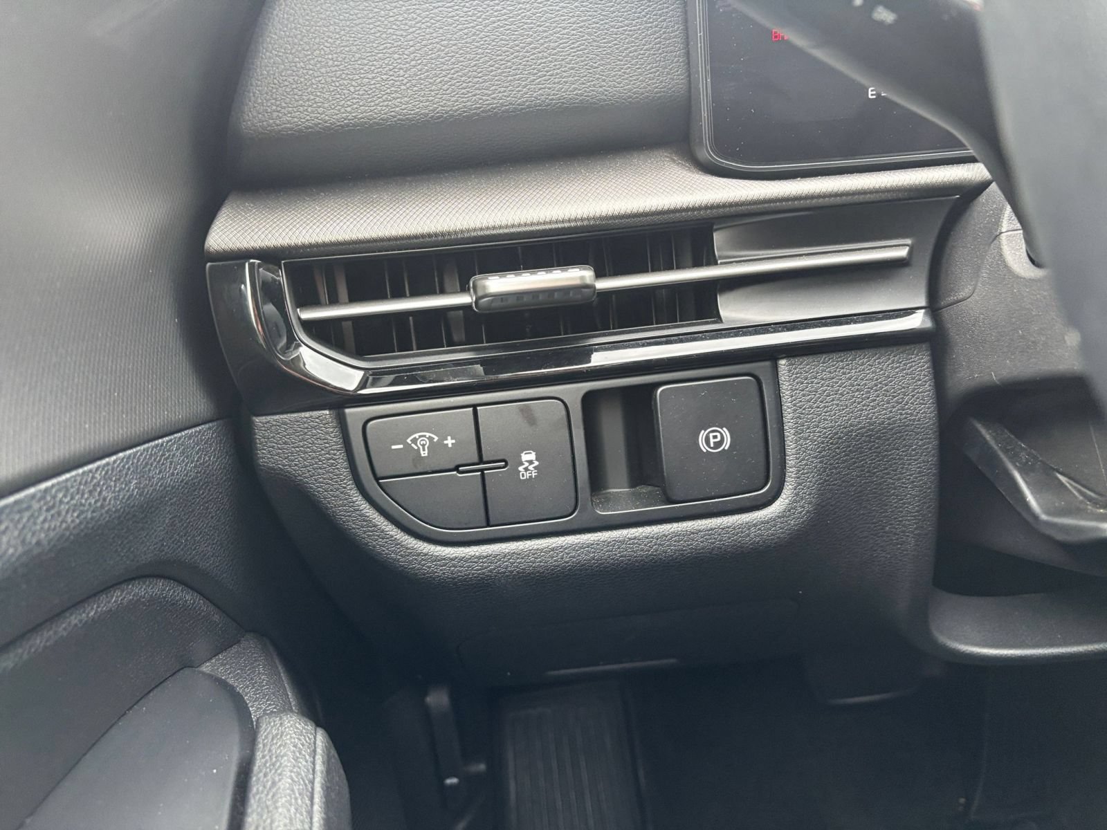 Thumbnail: 2026 Kia Sportage - 33