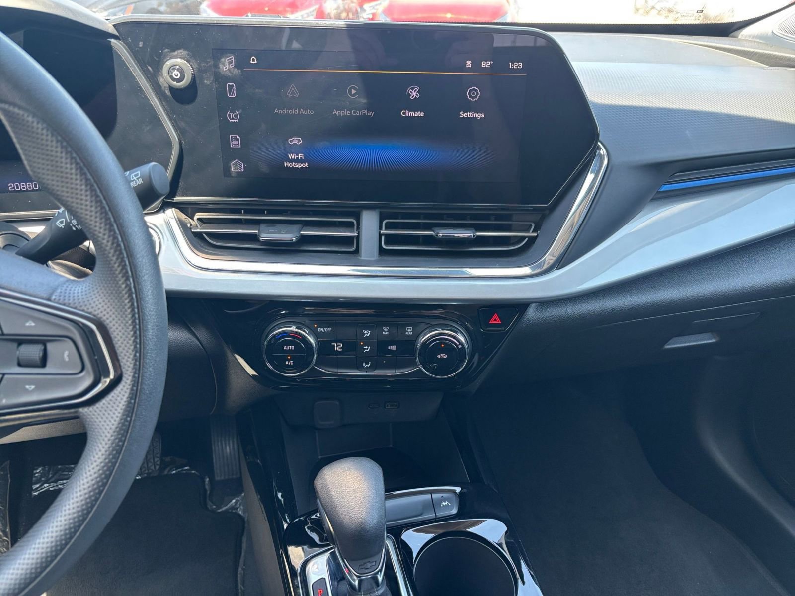 Thumbnail: 2025 Chevrolet Trax - 17