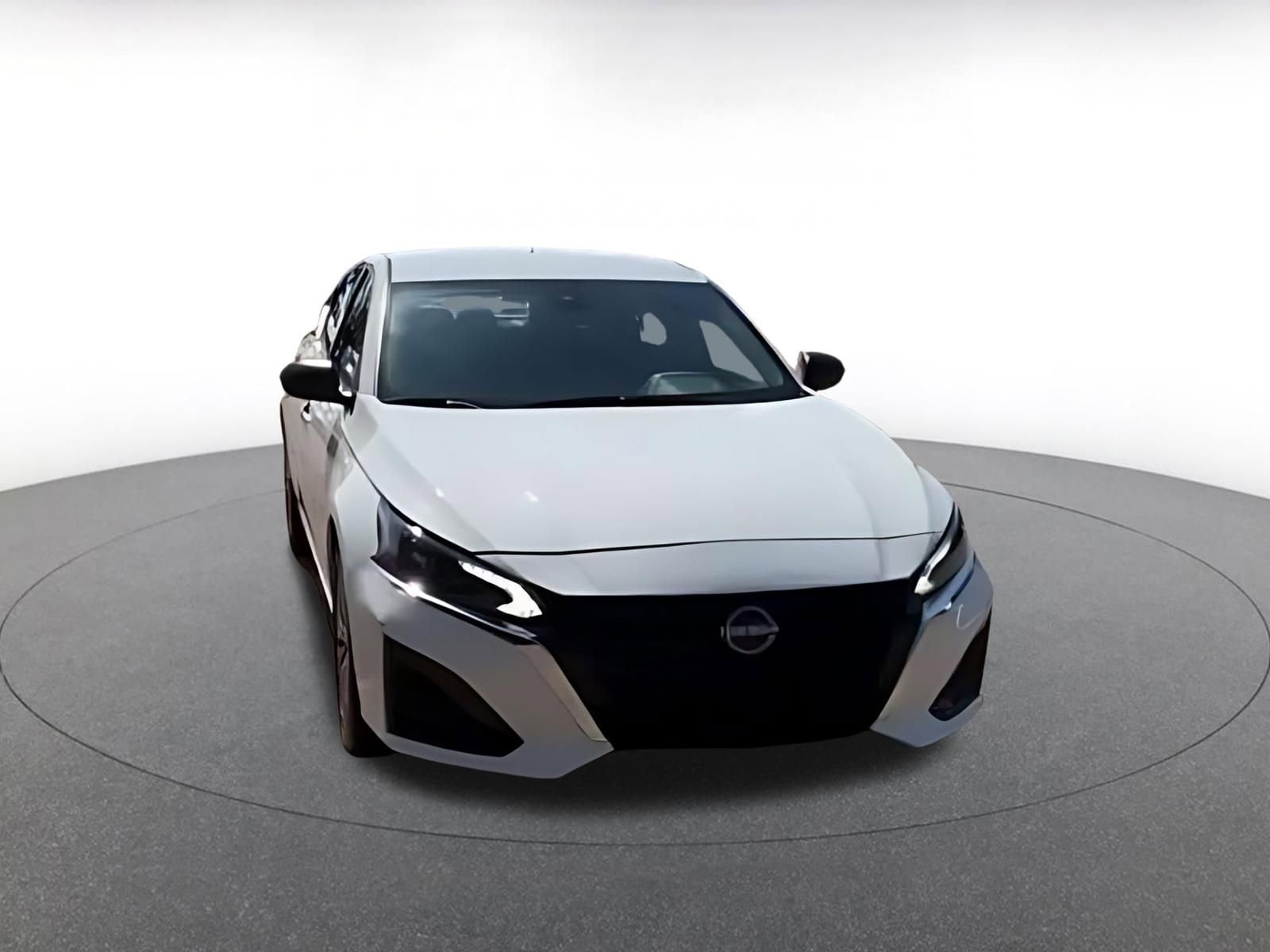 Thumbnail: 2025 Nissan Altima - 16