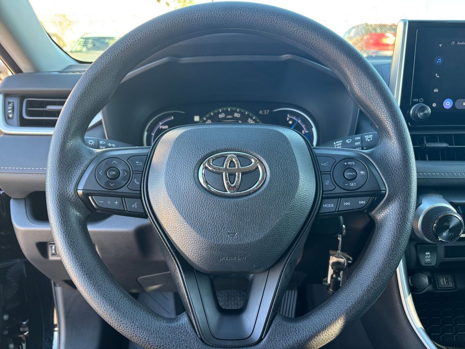 Thumbnail: 2025 Toyota RAV4 - 25