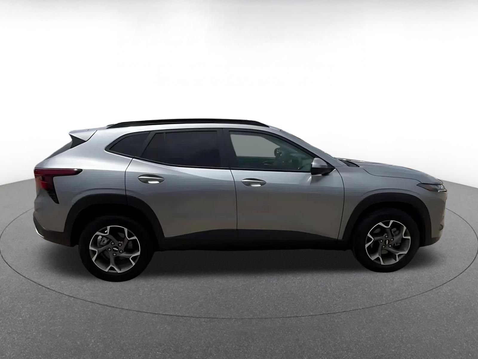 Thumbnail: 2025 Chevrolet Trax - 16