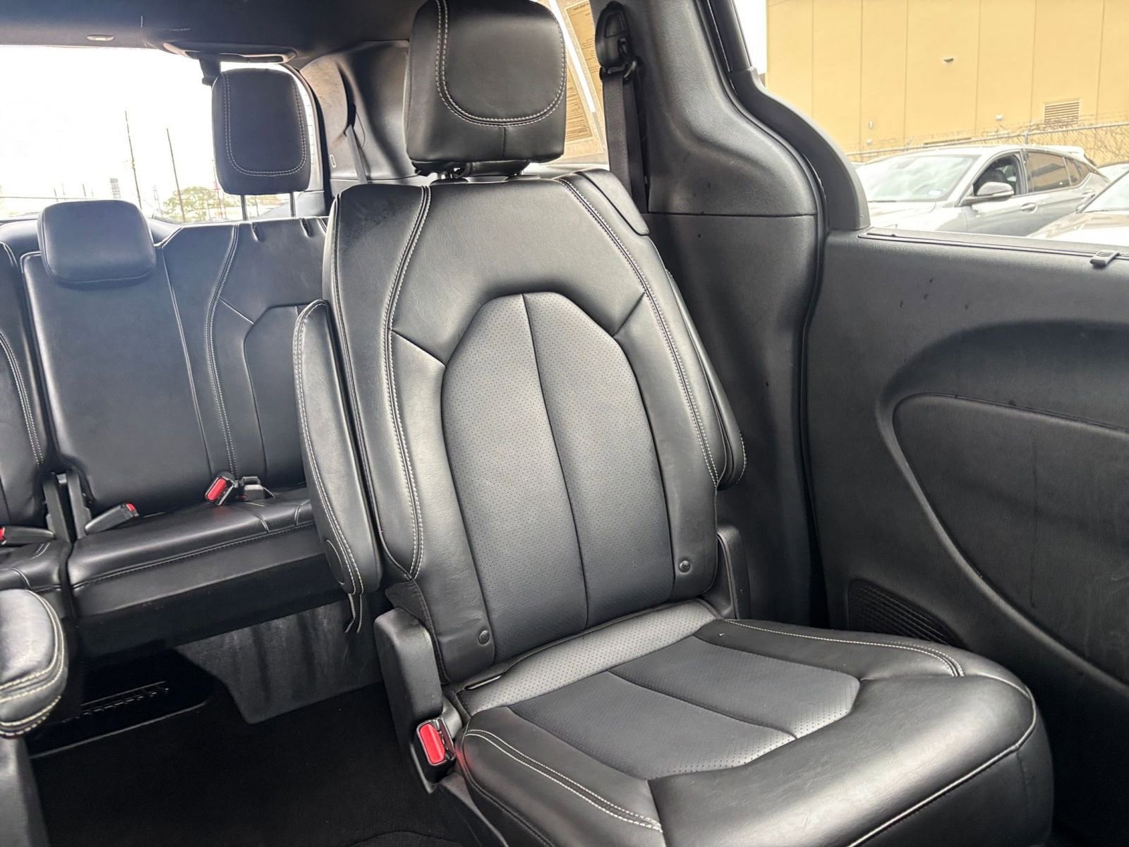 Thumbnail: 2025 Chrysler Pacifica - 34