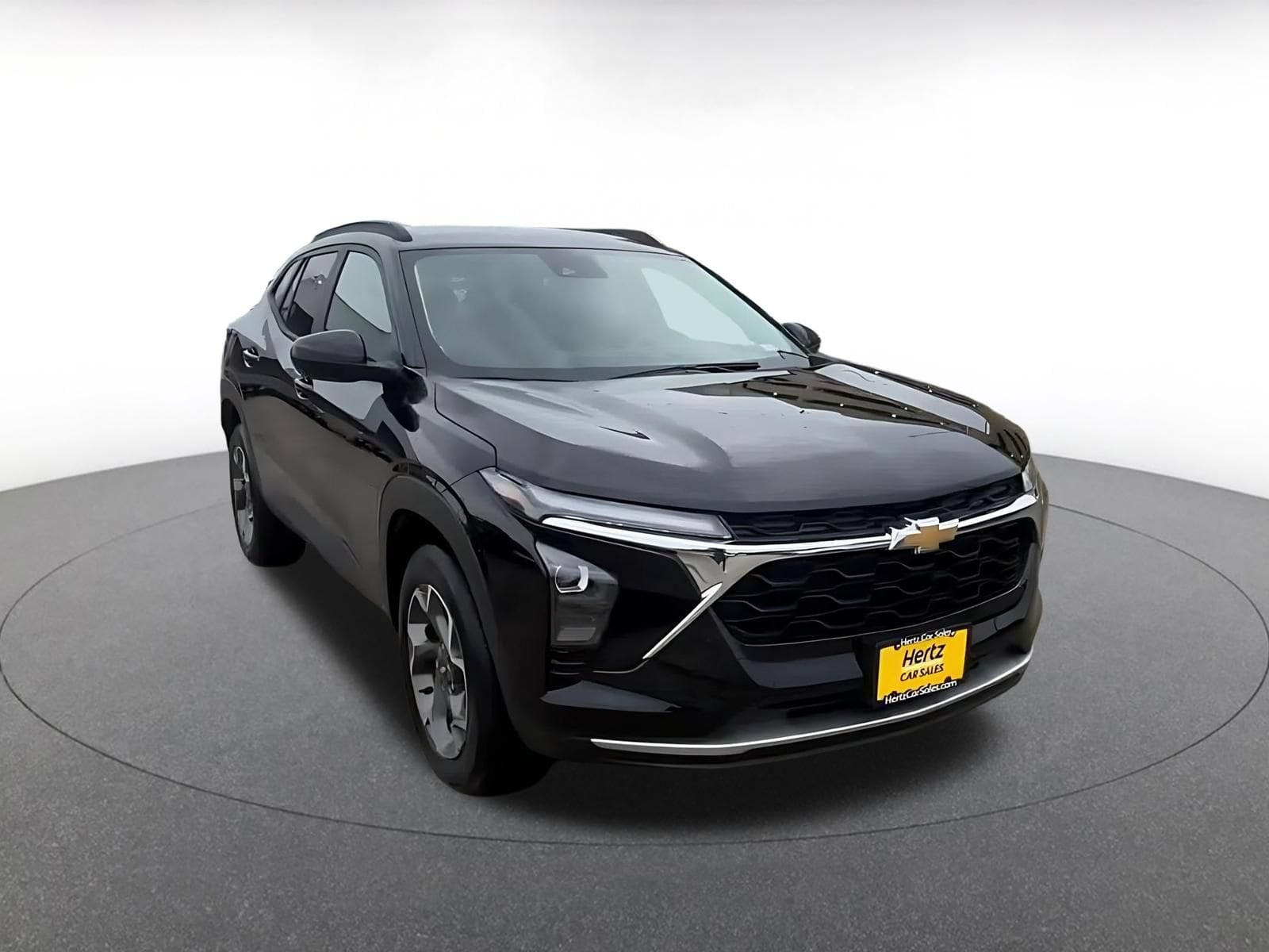 Thumbnail: 2025 Chevrolet Trax - 3