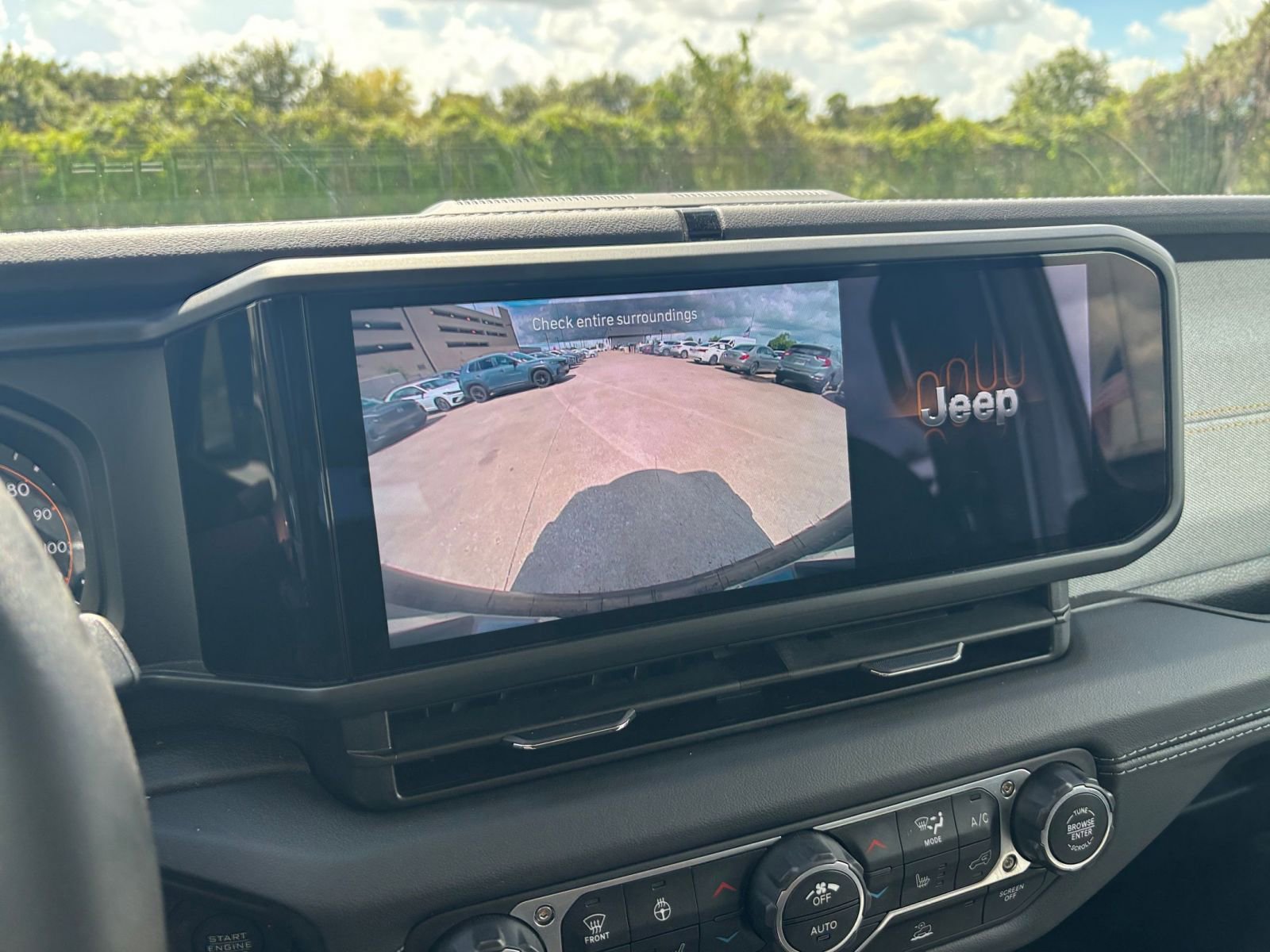 Thumbnail: 2025 Jeep Wrangler - 17