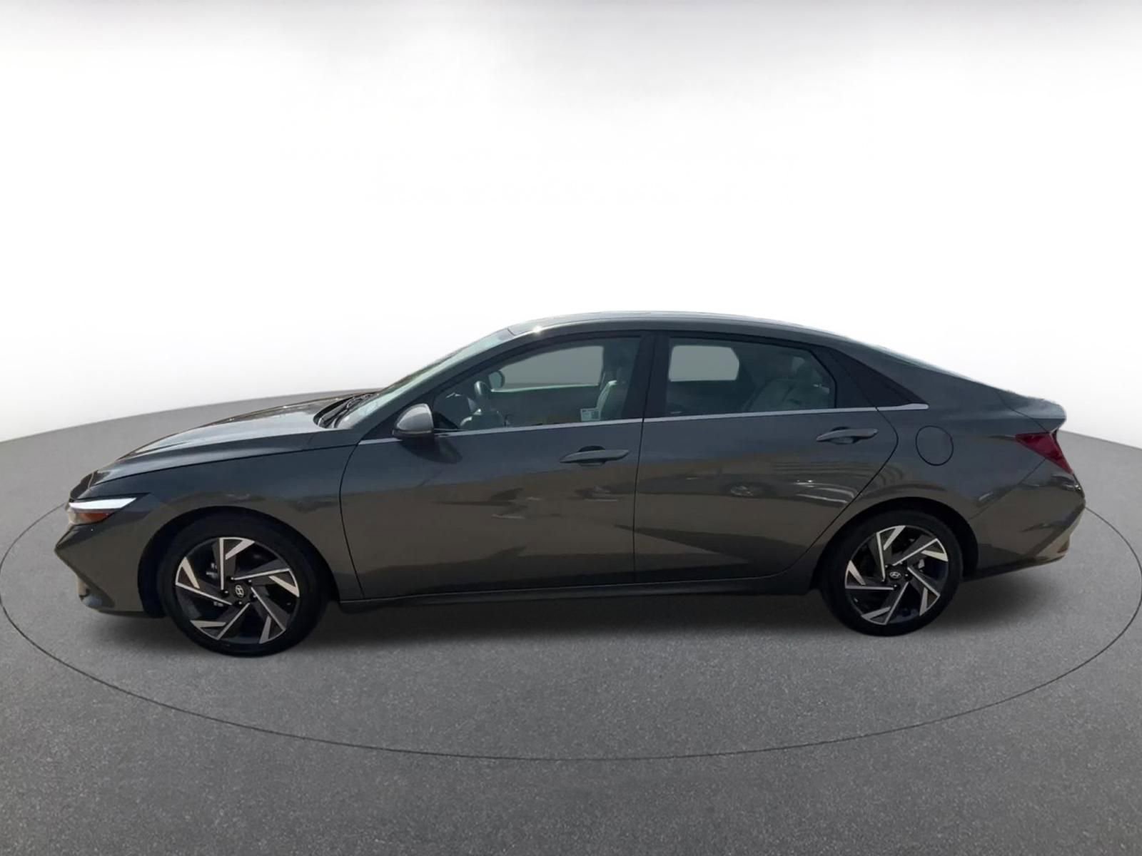 Thumbnail: 2025 Hyundai Elantra - 9