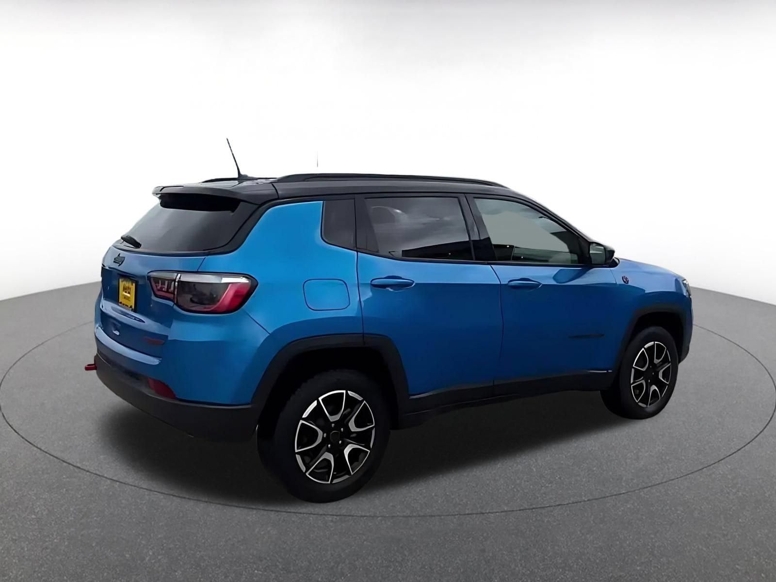Thumbnail: 2025 Jeep Compass - 14