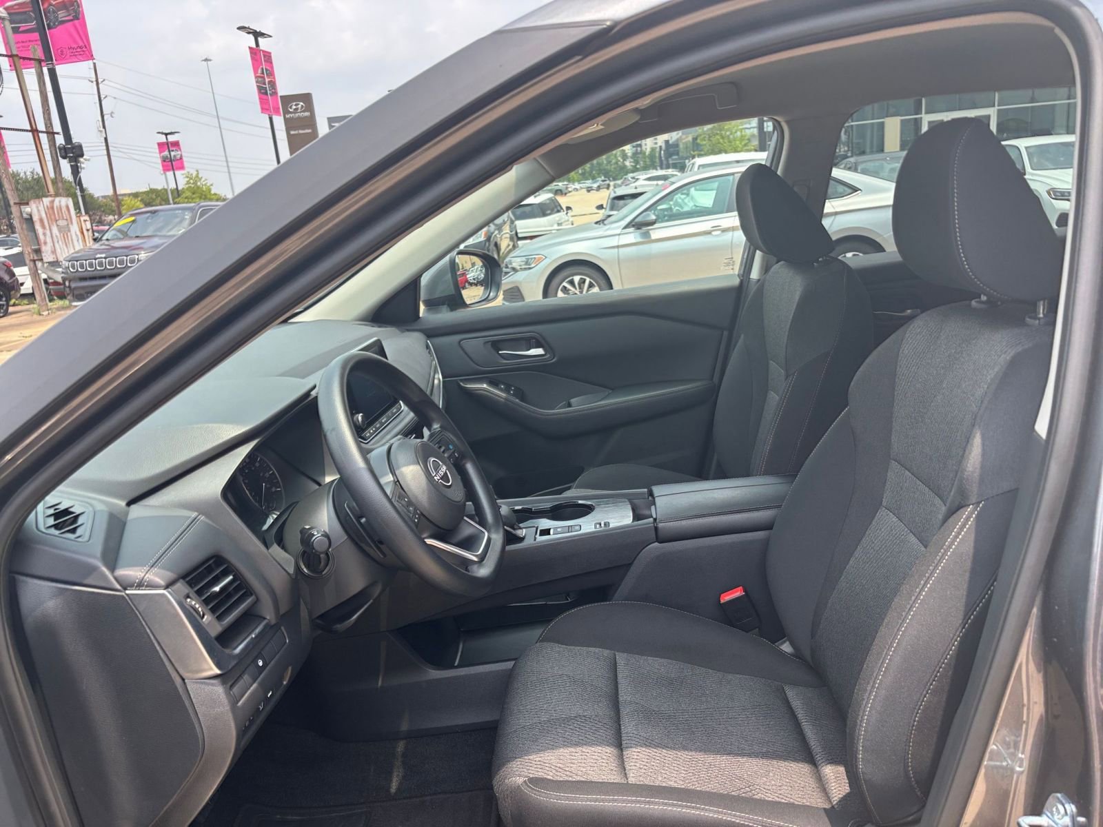 2024 Nissan Rogue SV 22