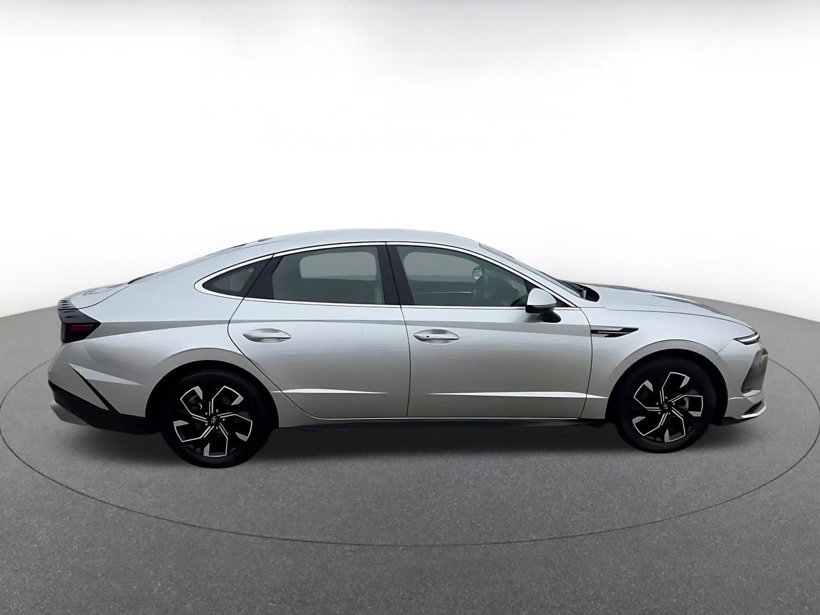 Thumbnail: 2025 Hyundai Sonata - 16