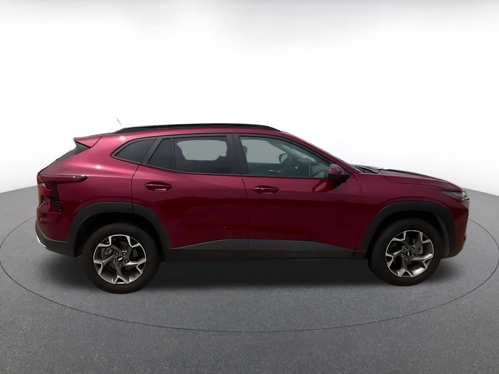 Thumbnail: 2025 Chevrolet Trax - 16