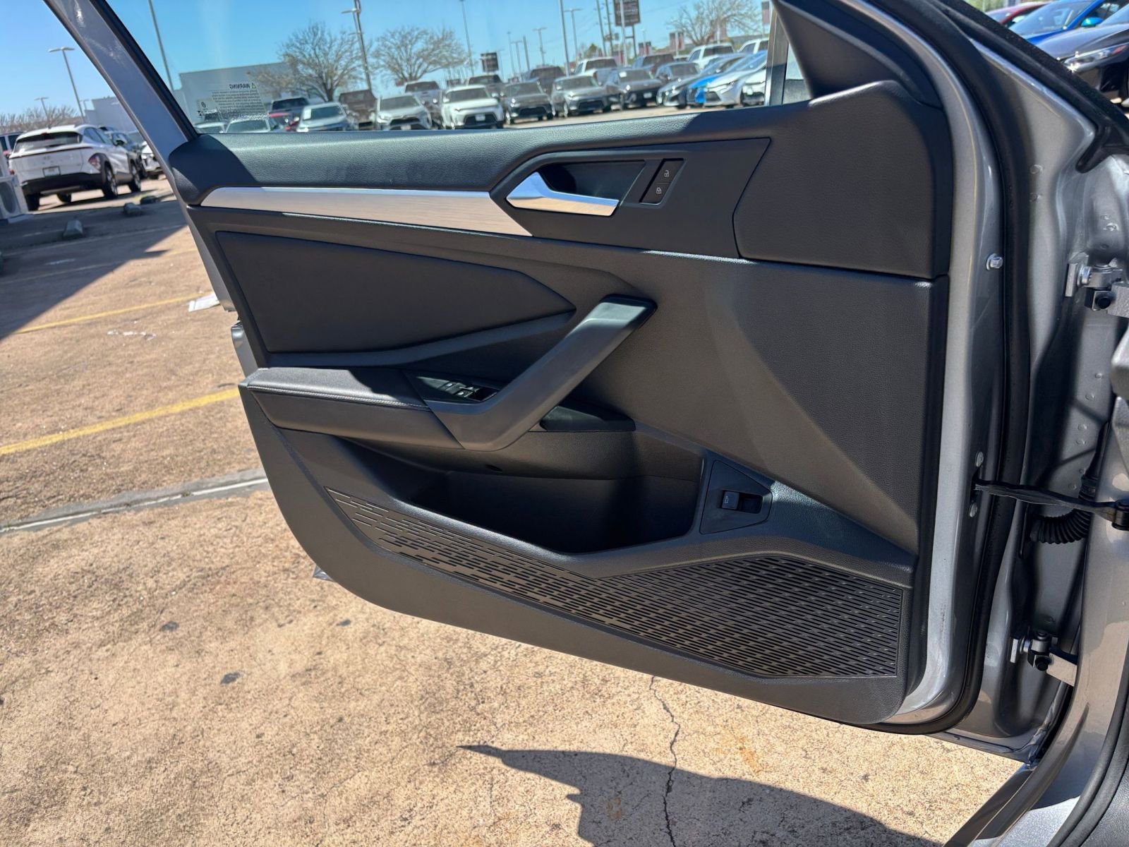 Thumbnail: 2025 Volkswagen Jetta - 18