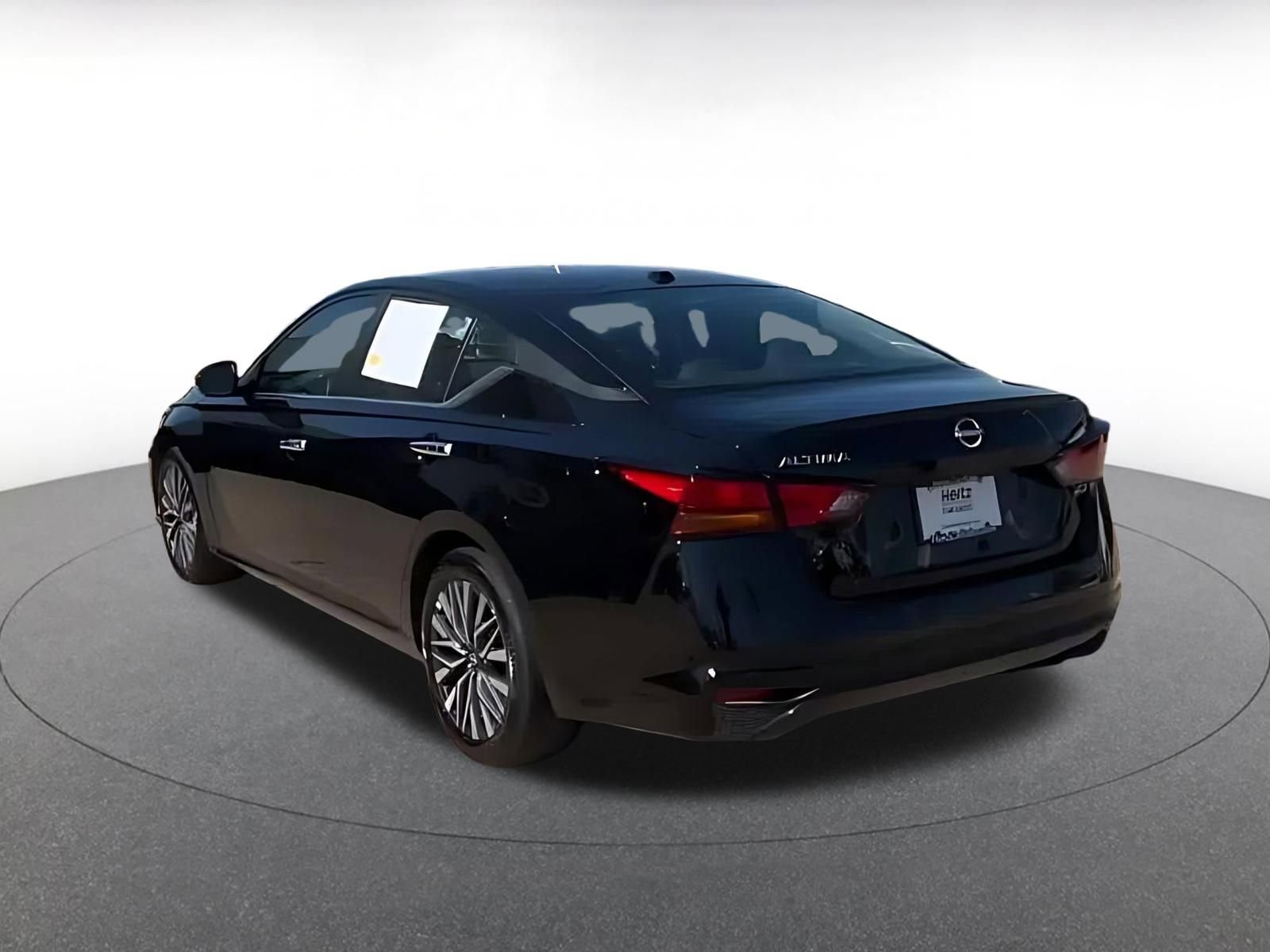 Thumbnail: 2025 Nissan Altima - 11