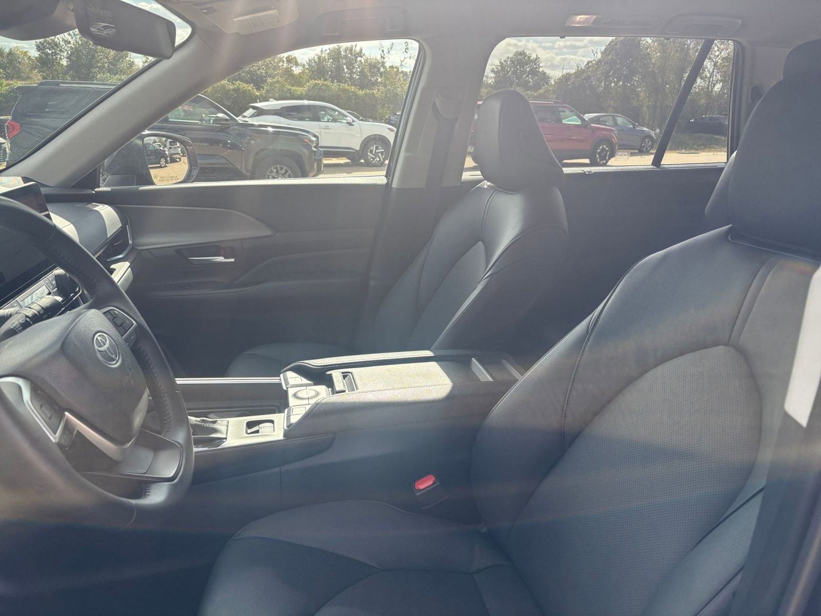 Thumbnail: 2025 Toyota Grand Highlander - 24