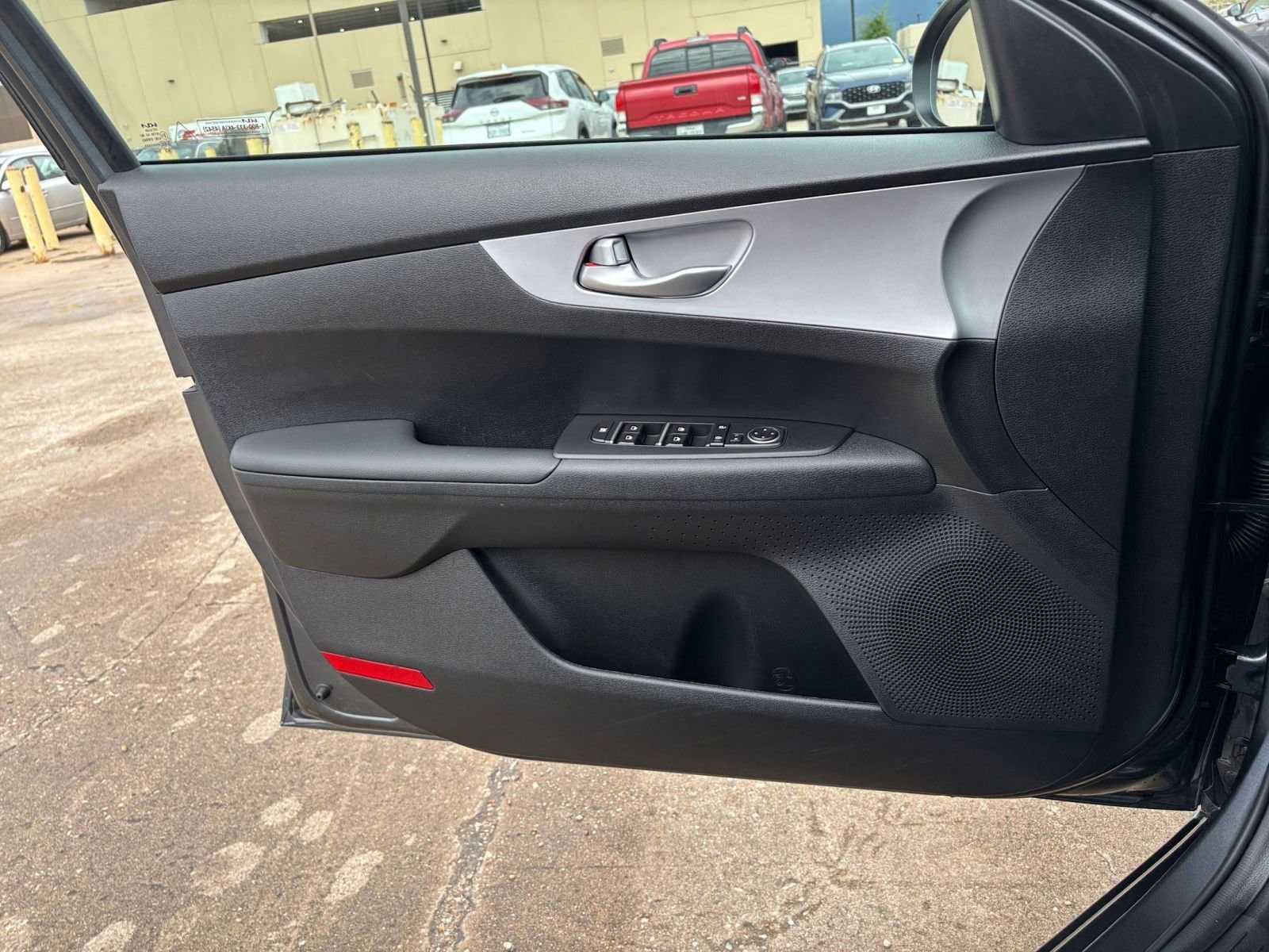 Thumbnail: 2024 Kia Forte - 16