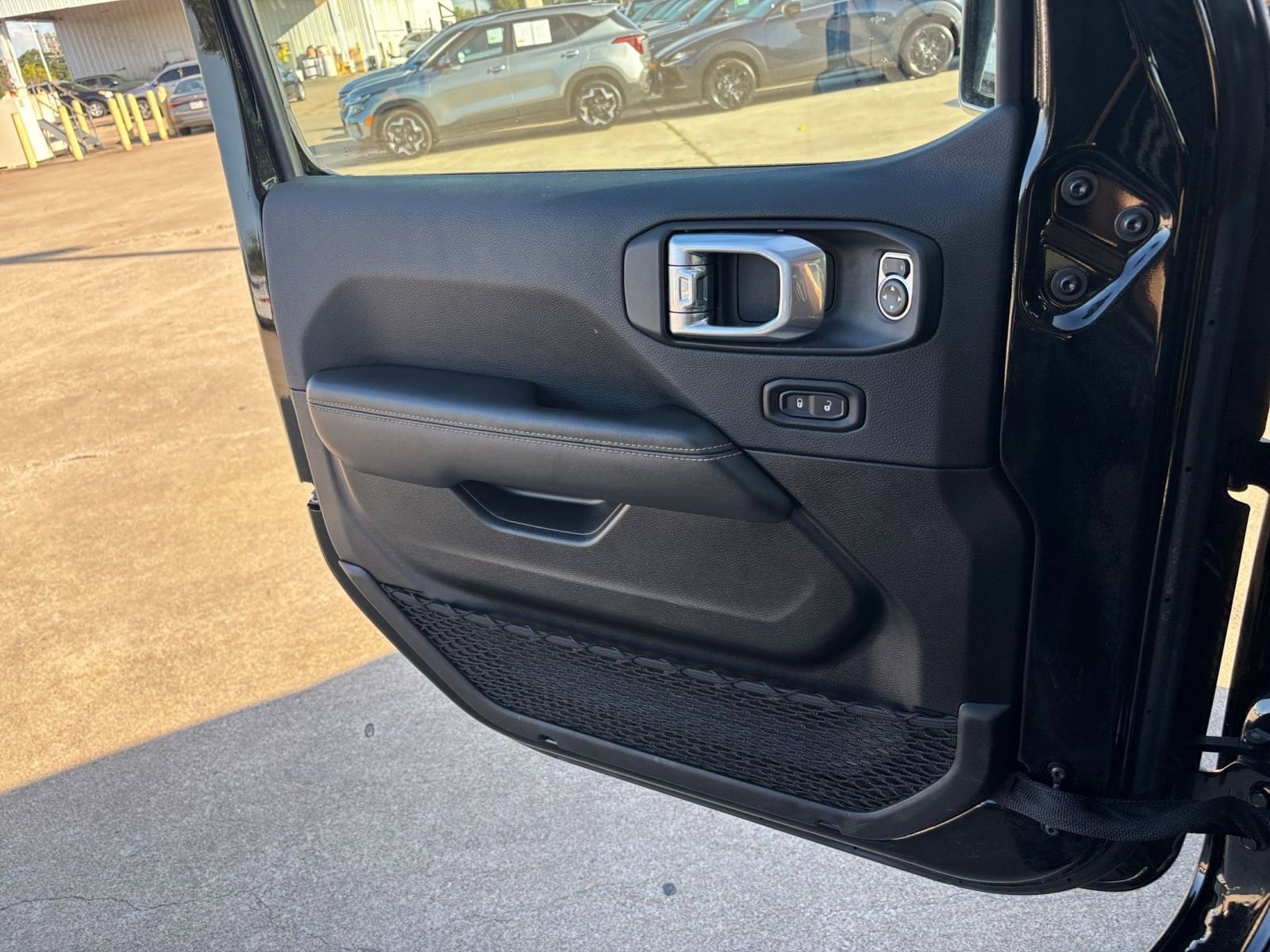 Thumbnail: 2025 Jeep Wrangler - 20