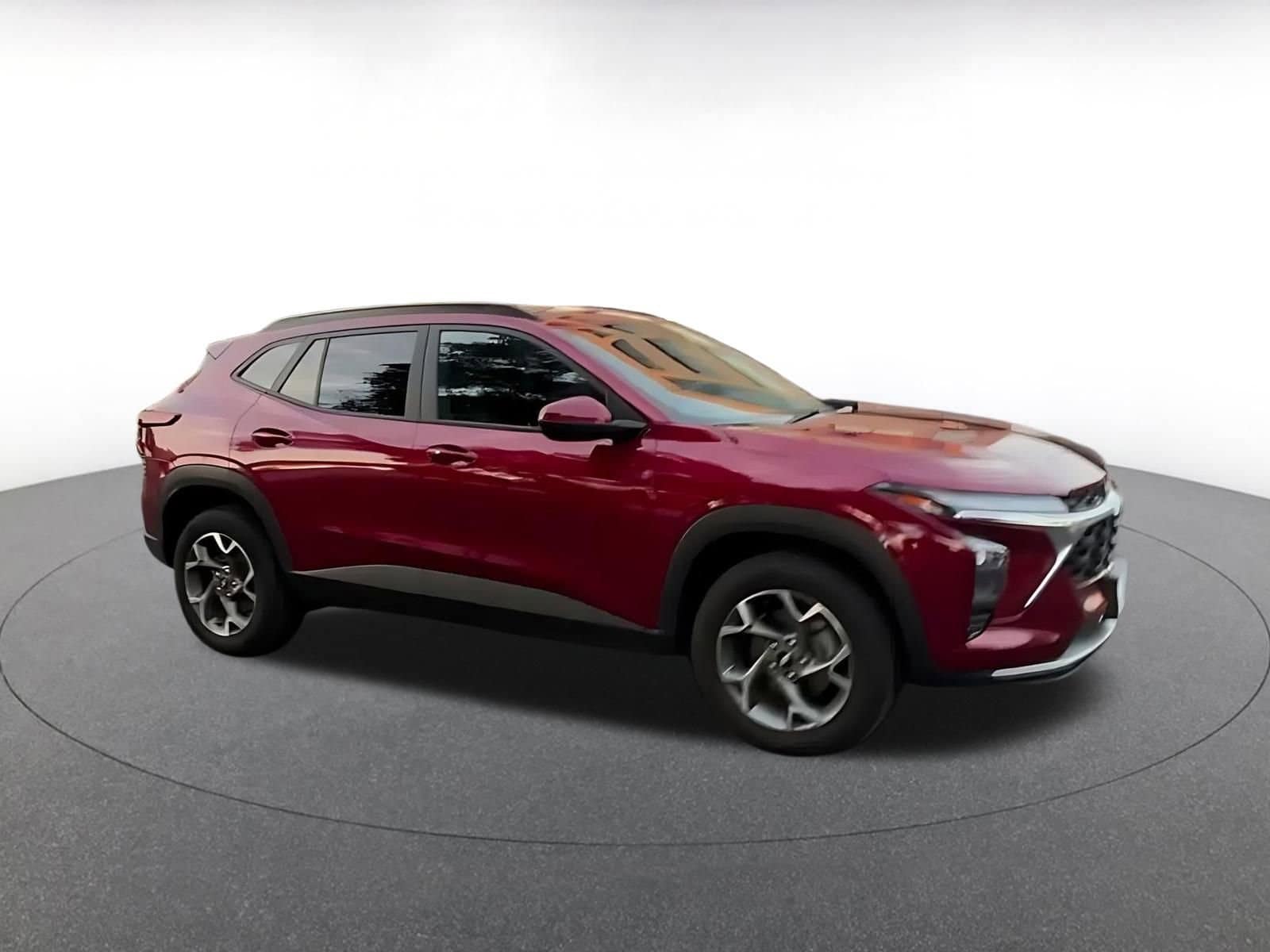 Thumbnail: 2025 Chevrolet Trax - 2
