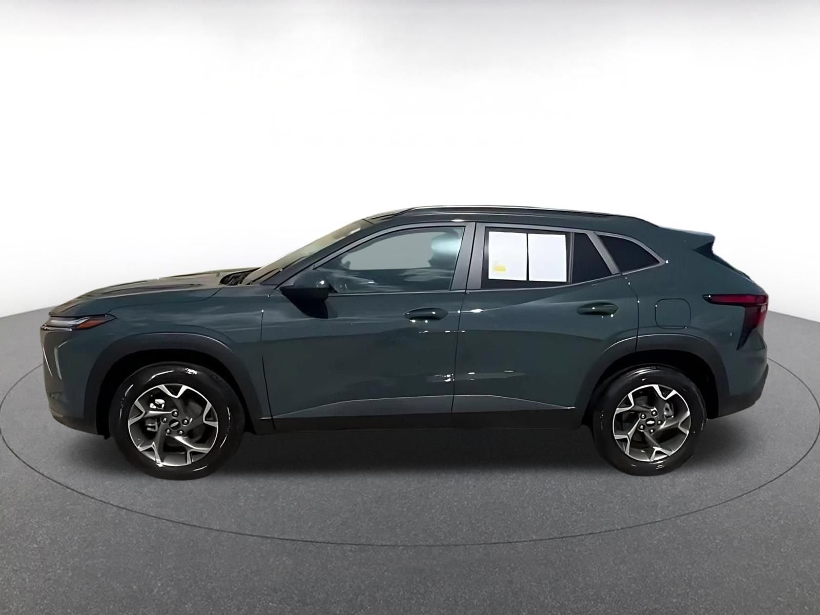Thumbnail: 2025 Chevrolet Trax - 8