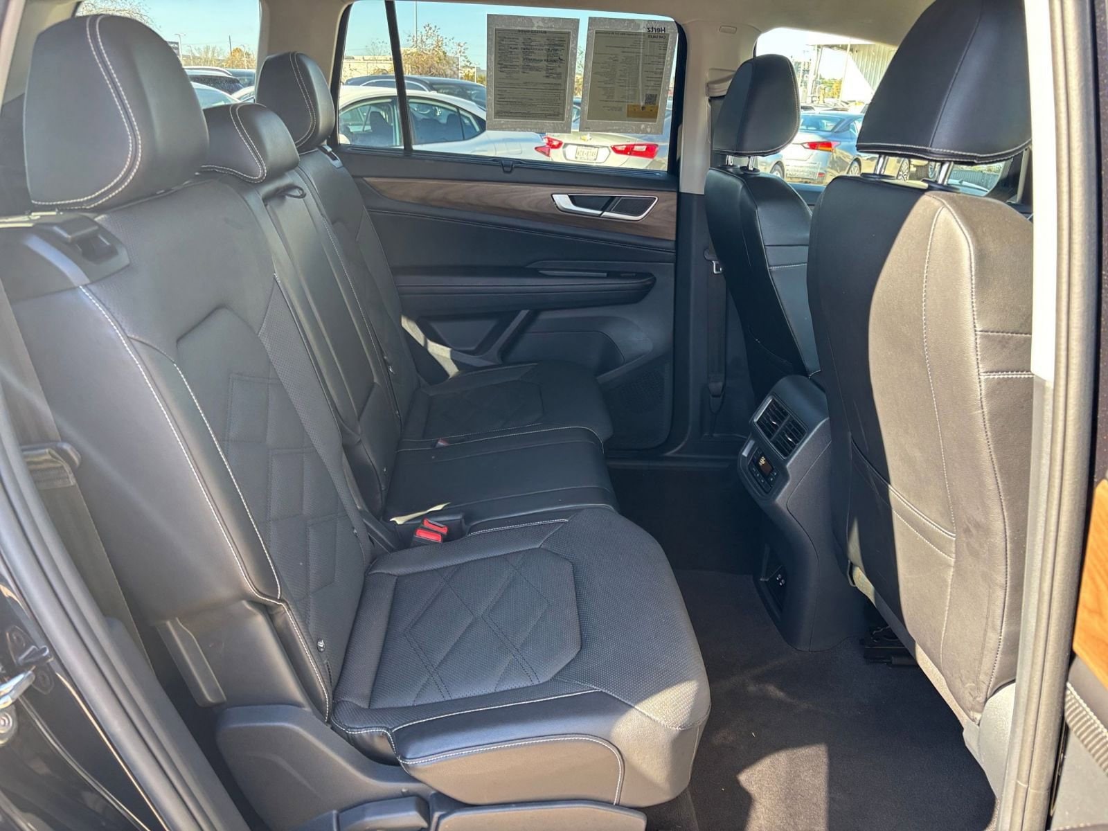 Thumbnail: 2024 Volkswagen Atlas - 28