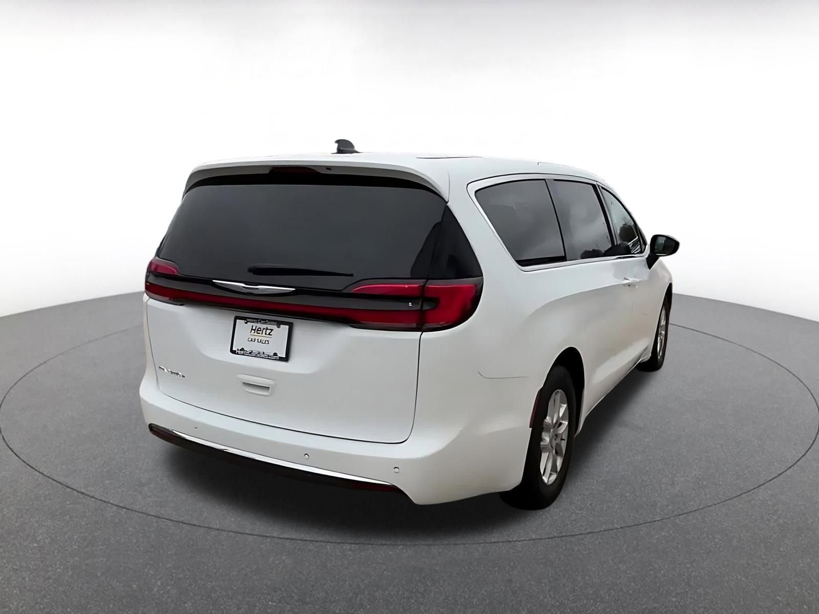 Thumbnail: 2025 Chrysler Pacifica - 14