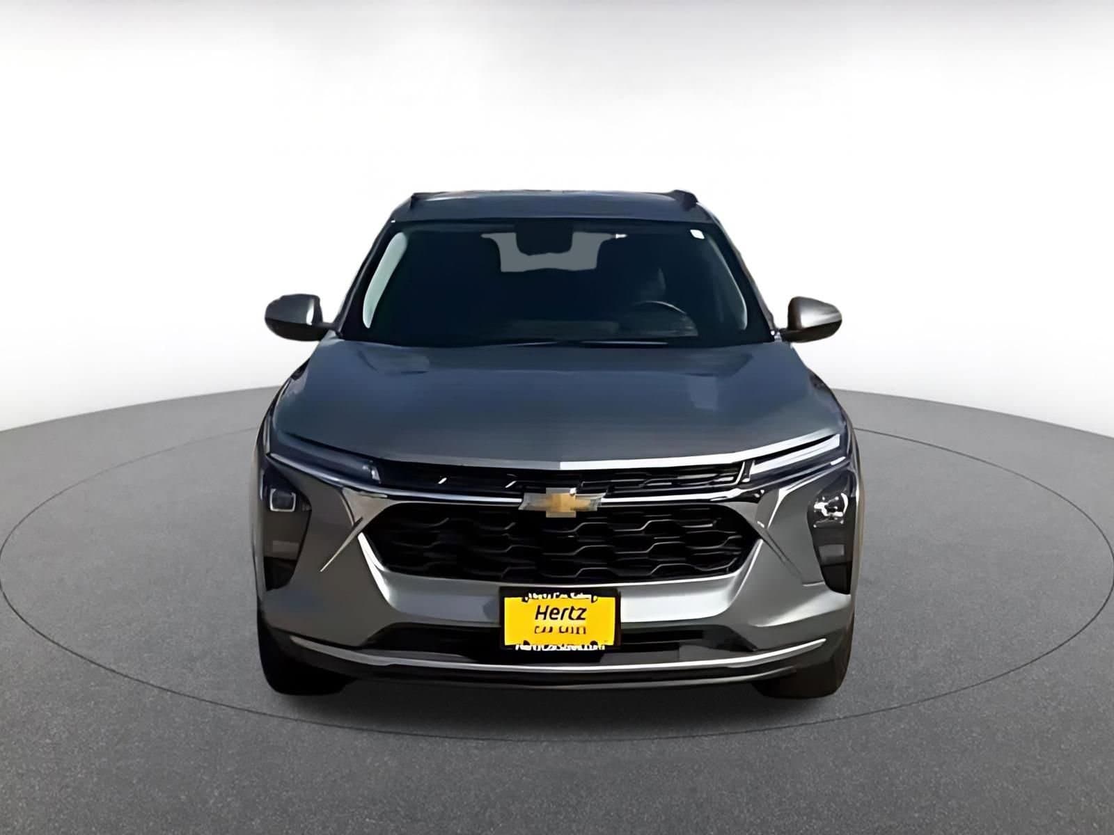 Thumbnail: 2025 Chevrolet Trax - 3