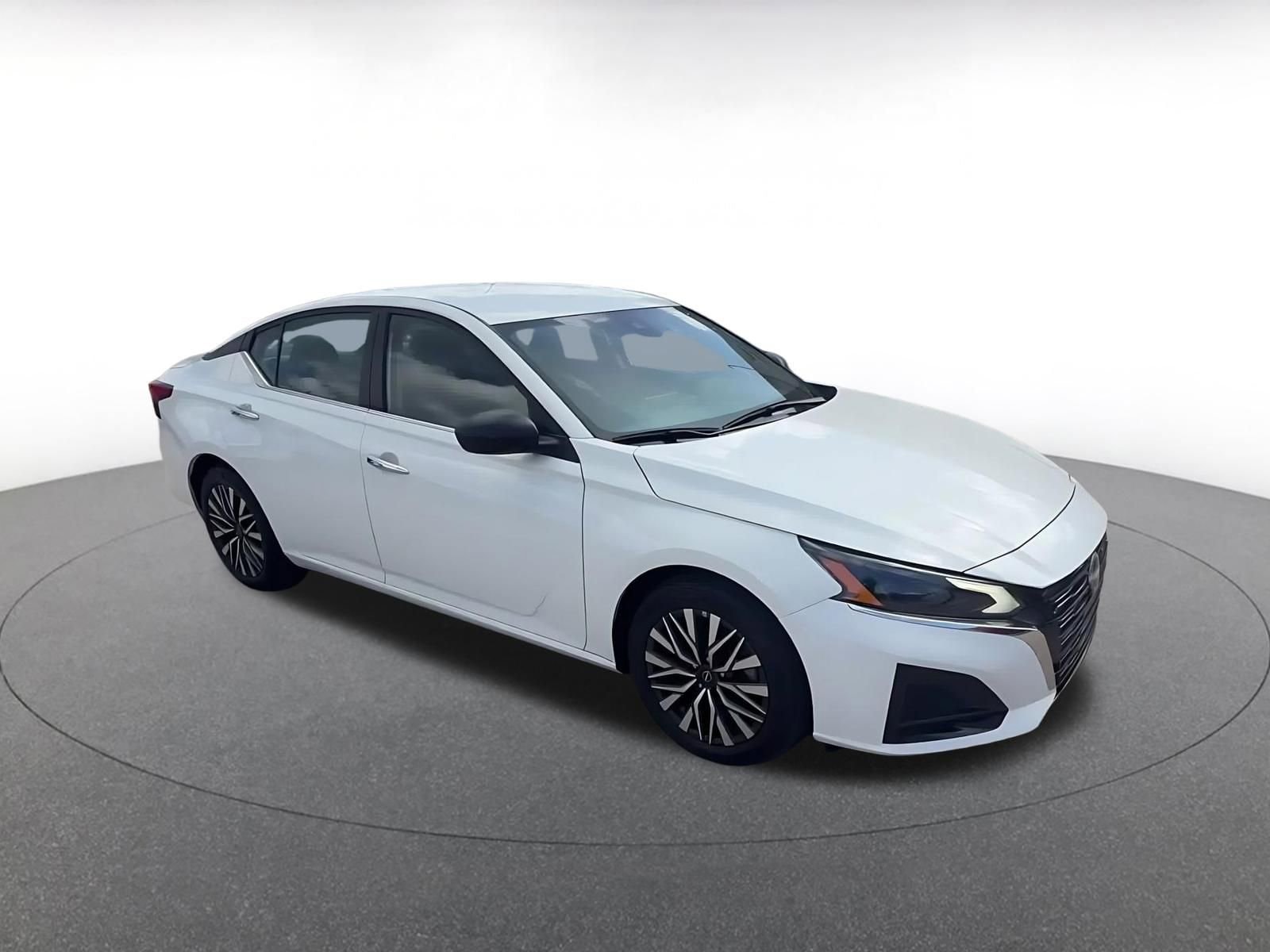 Thumbnail: 2025 Nissan Altima - 2