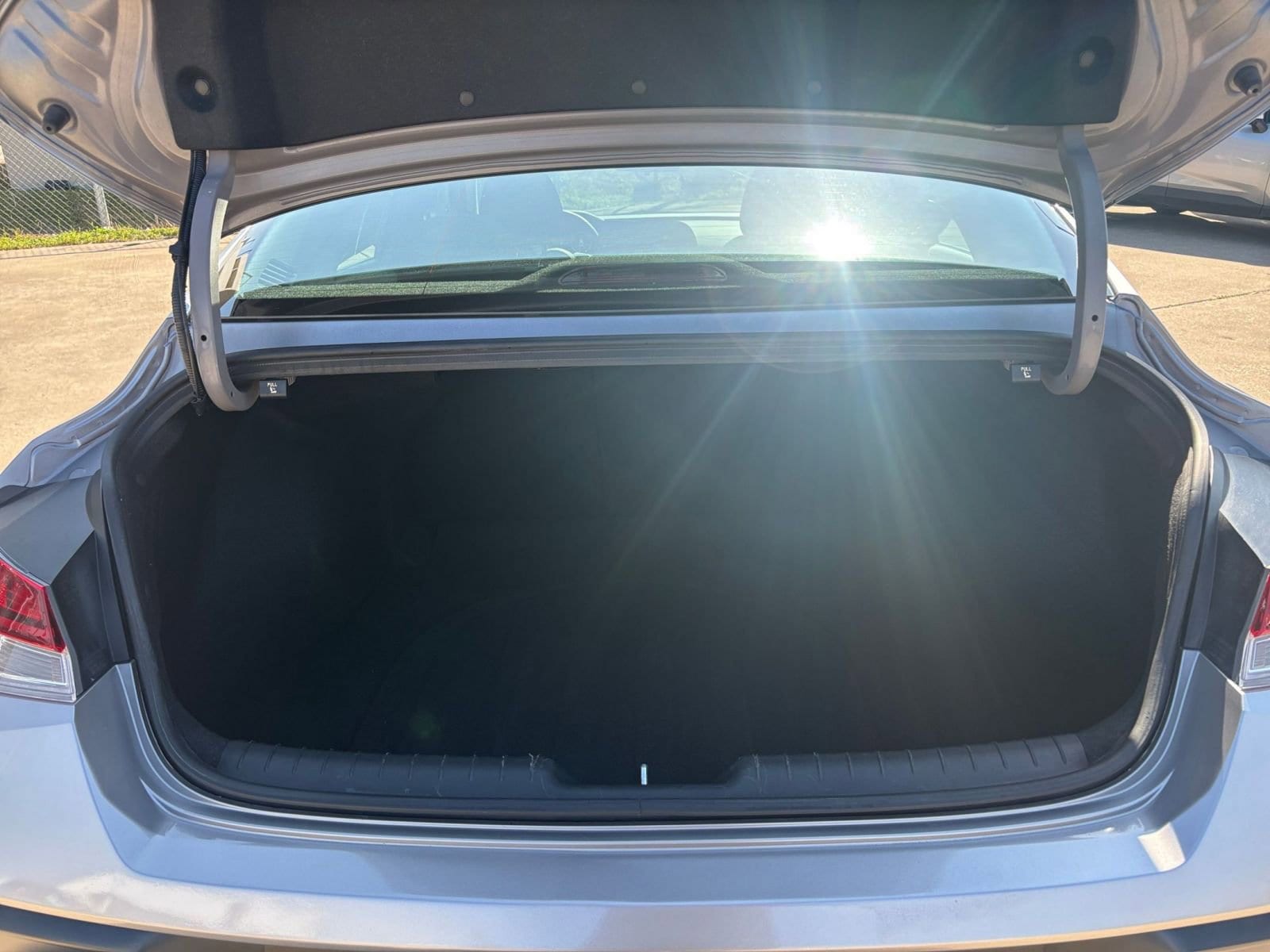 Thumbnail: 2025 Hyundai Elantra - 32