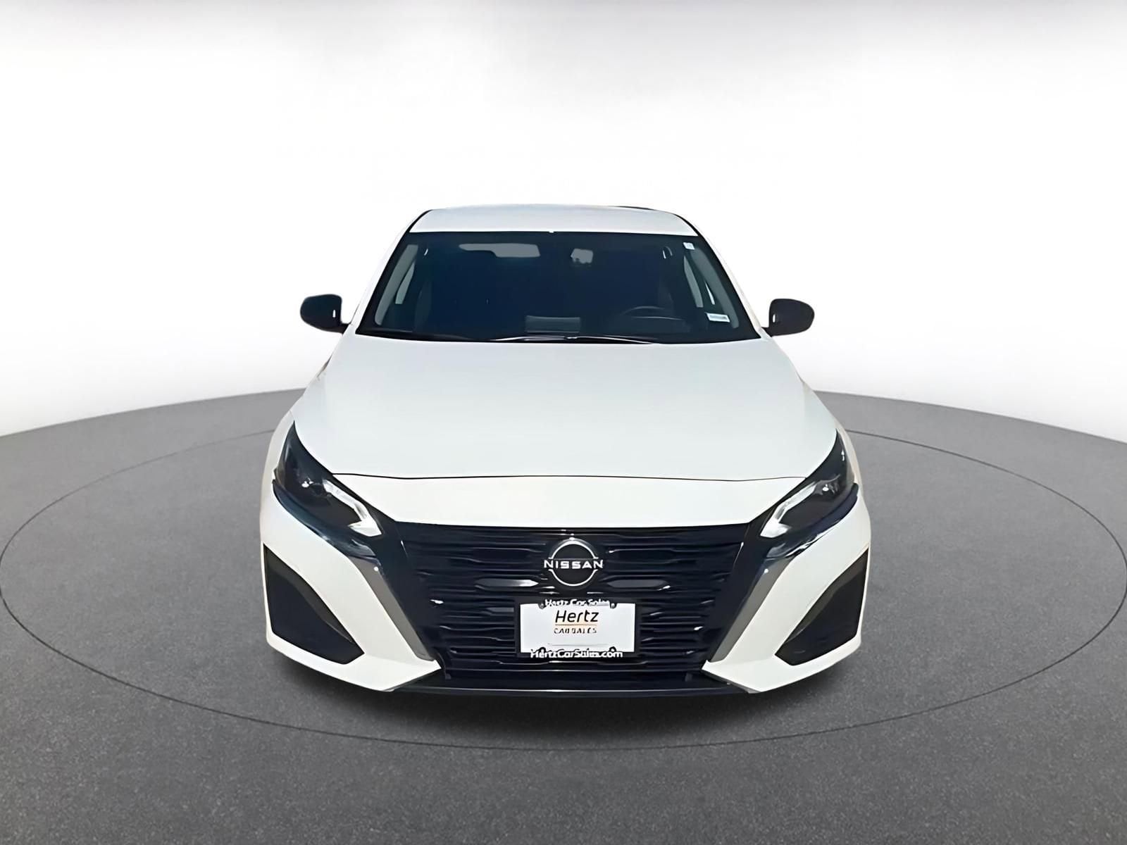 Thumbnail: 2025 Nissan Altima - 4