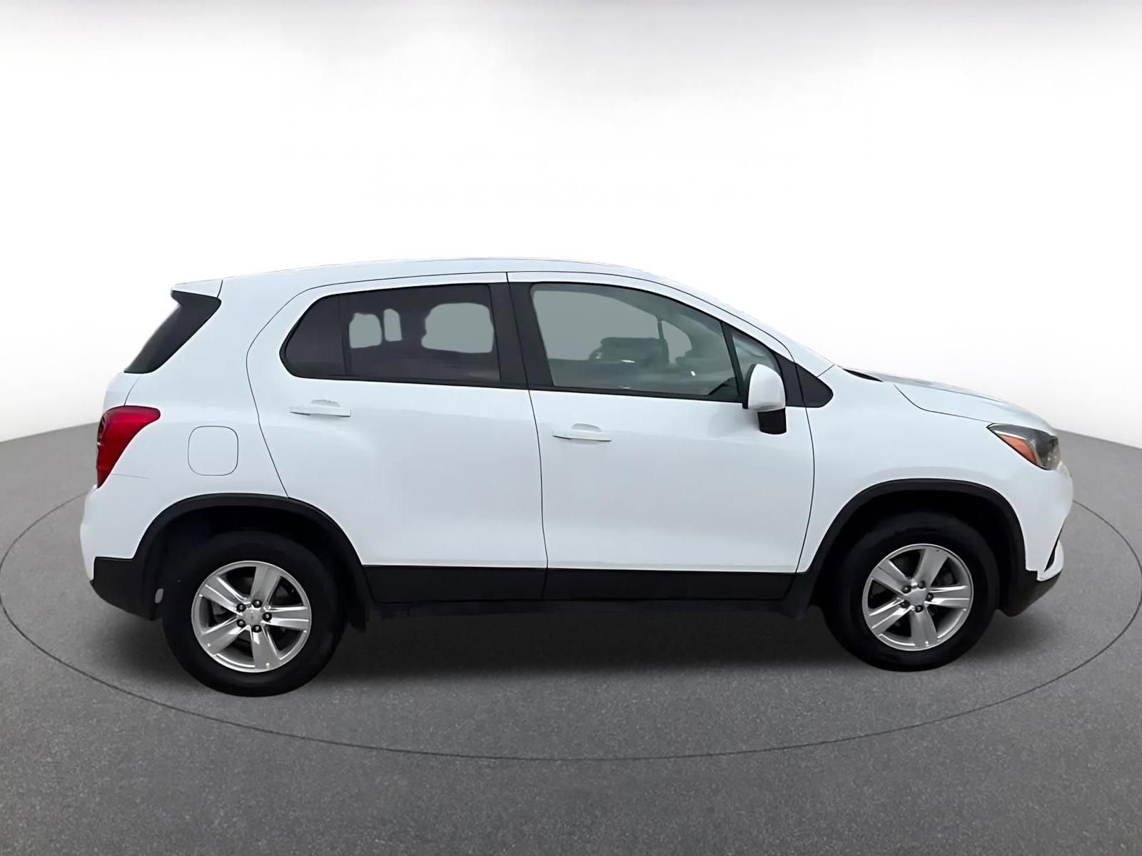 Thumbnail: 2020 Chevrolet Trax - 16