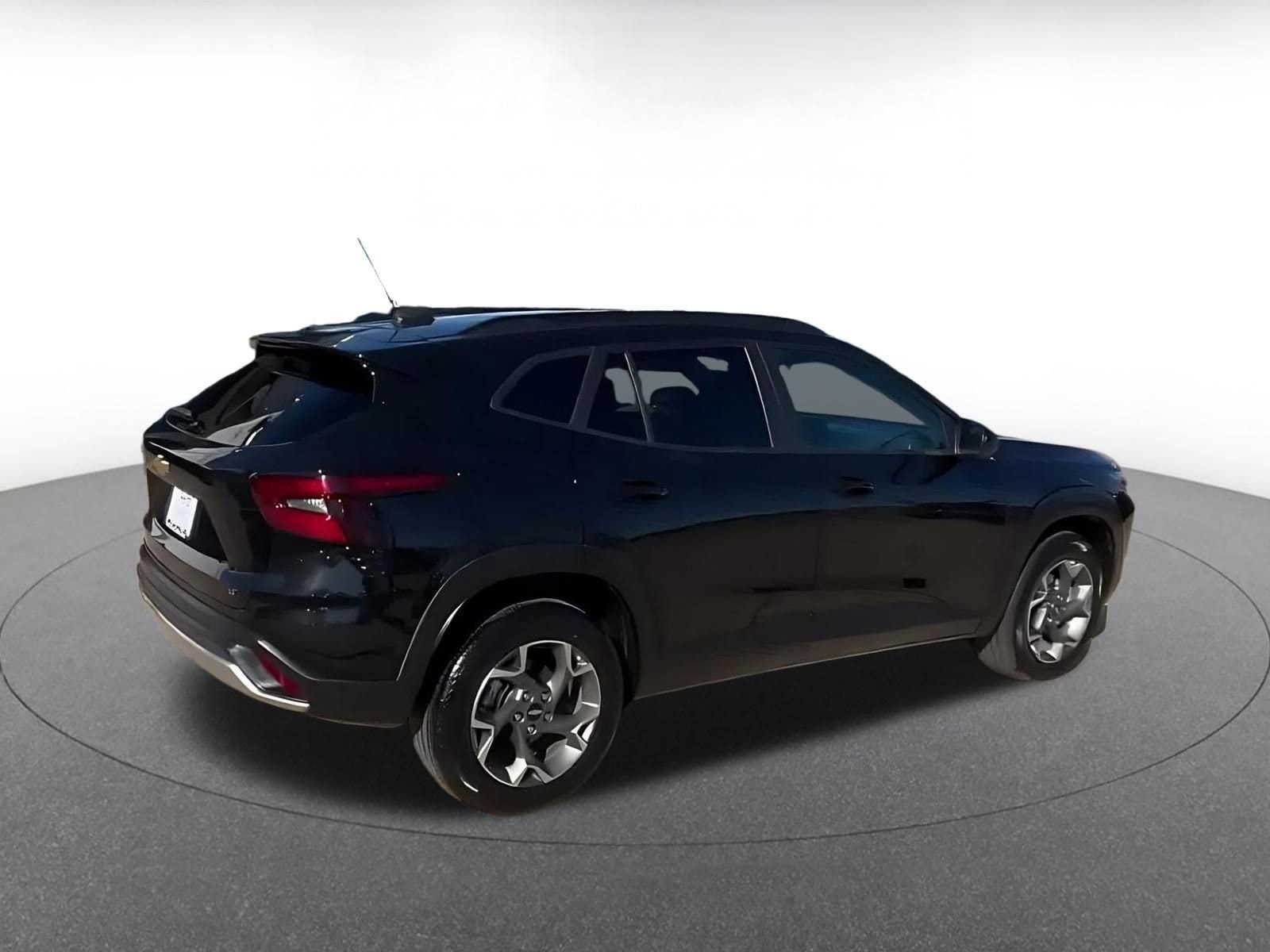 Thumbnail: 2025 Chevrolet Trax - 15