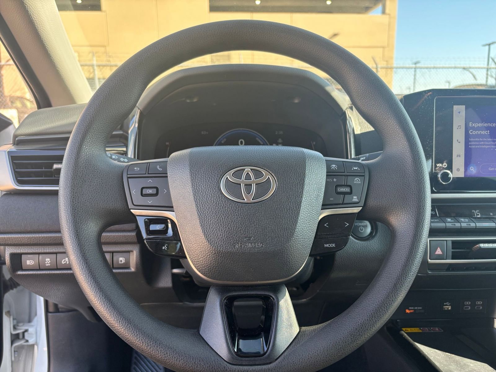 Thumbnail: 2025 Toyota Camry - 25