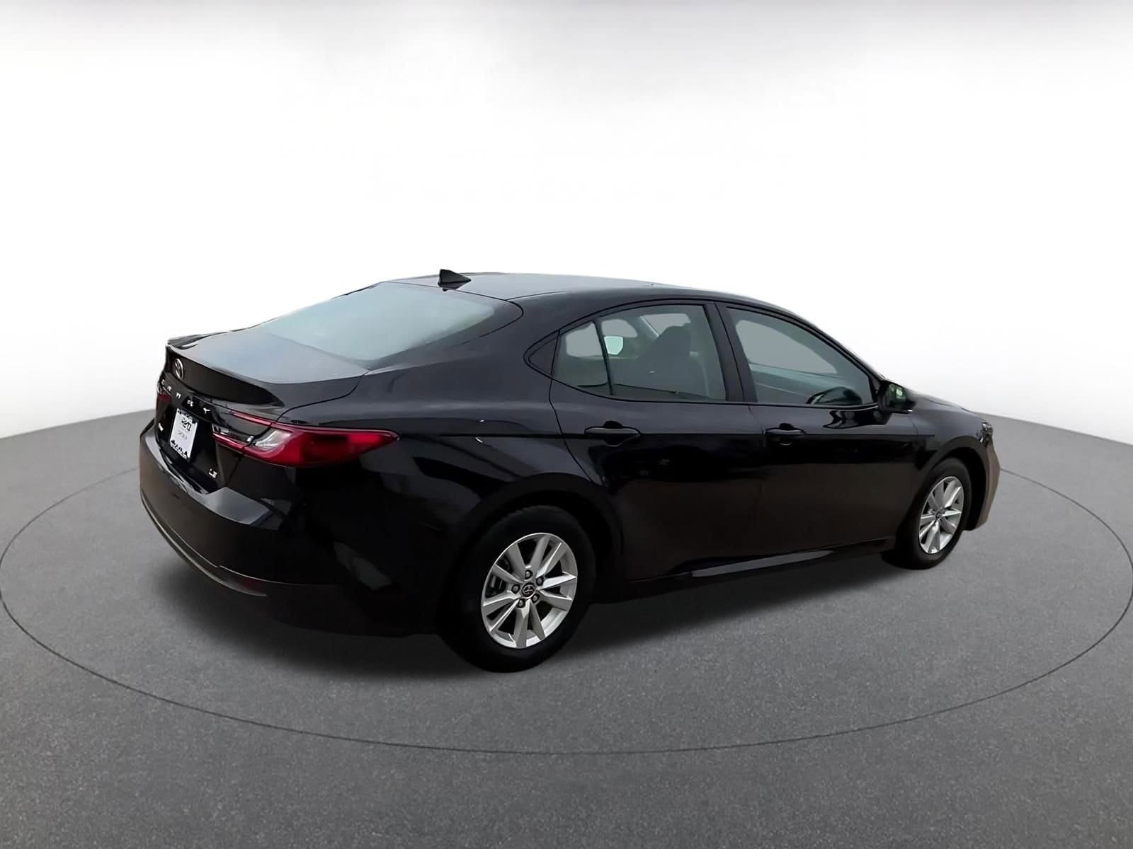 Thumbnail: 2025 Toyota Camry - 15