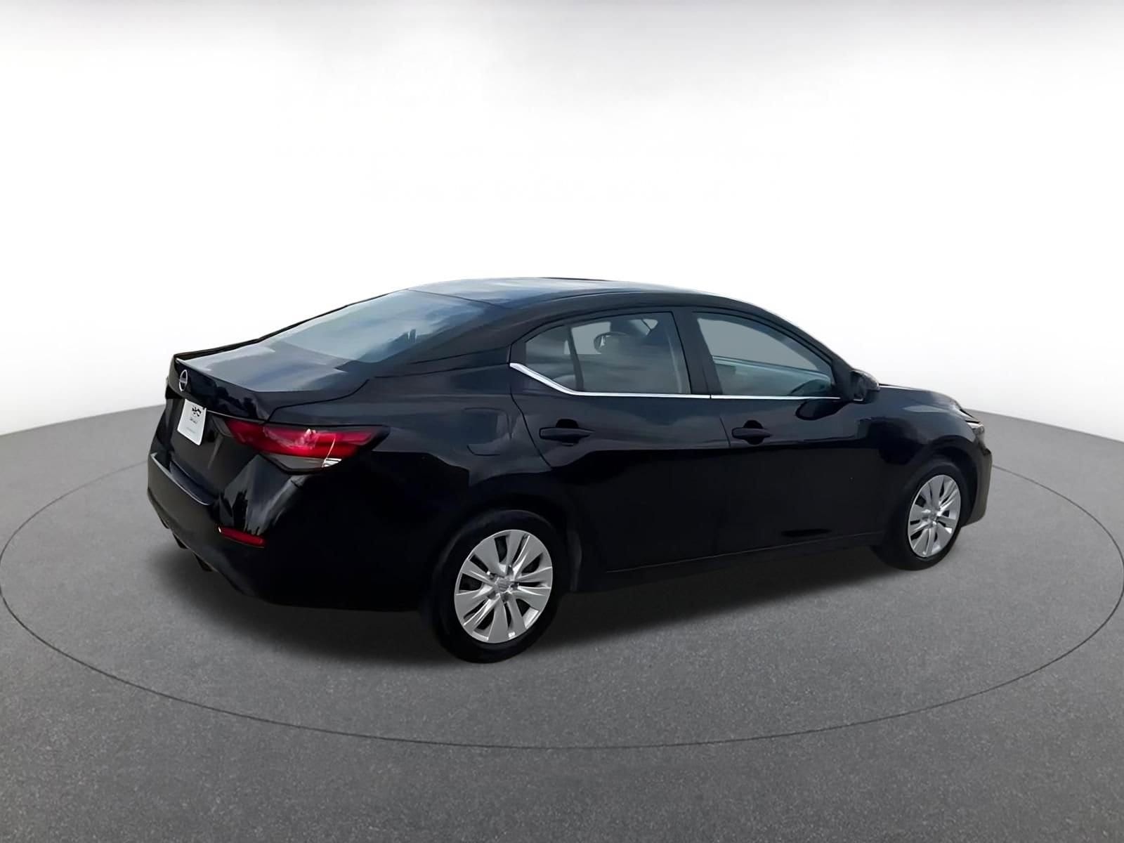 Thumbnail: 2025 Nissan Sentra - 14