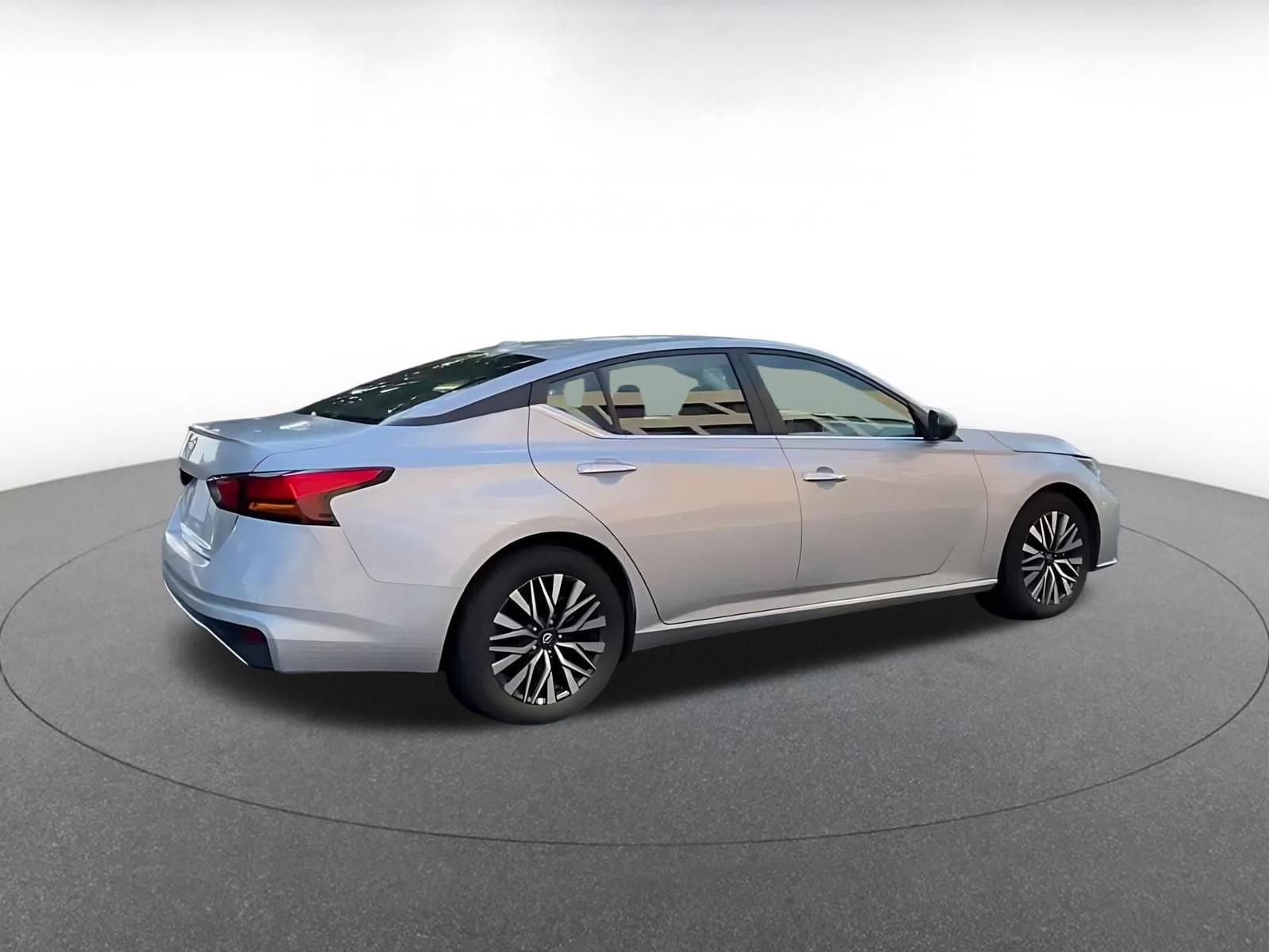 Thumbnail: 2025 Nissan Altima - 14