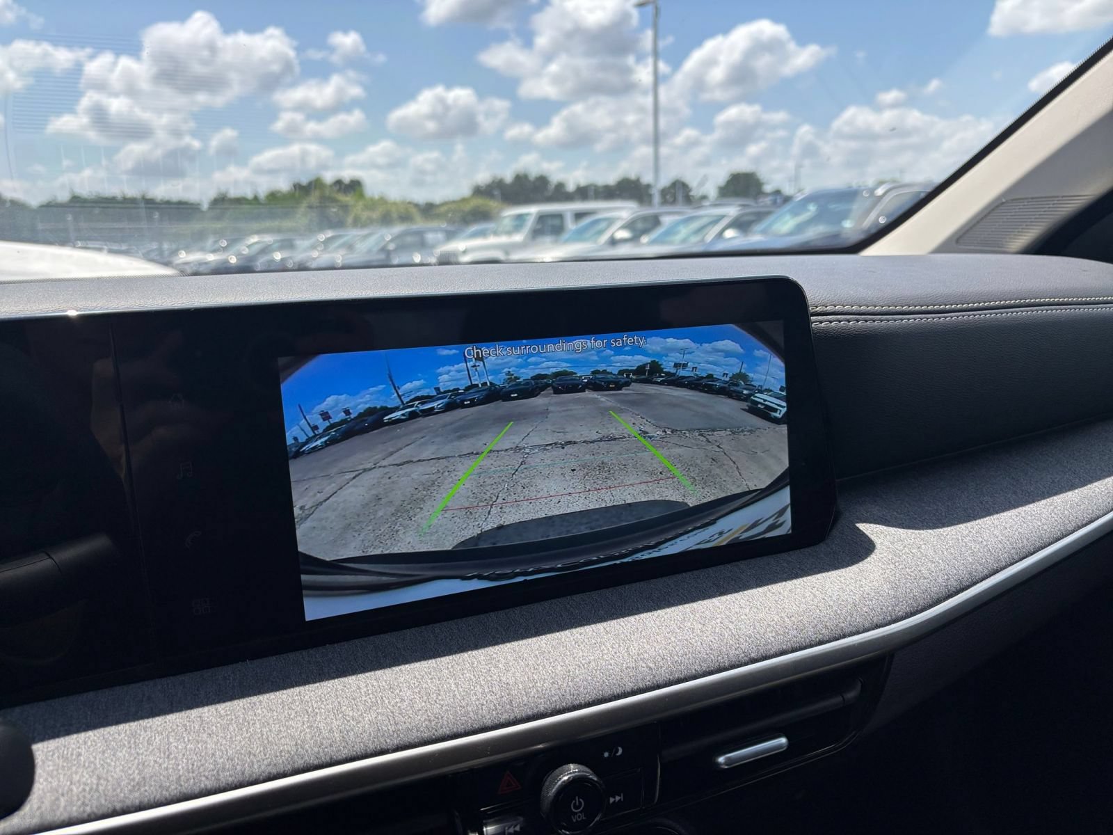 Thumbnail: 2026 Nissan Kicks - 21
