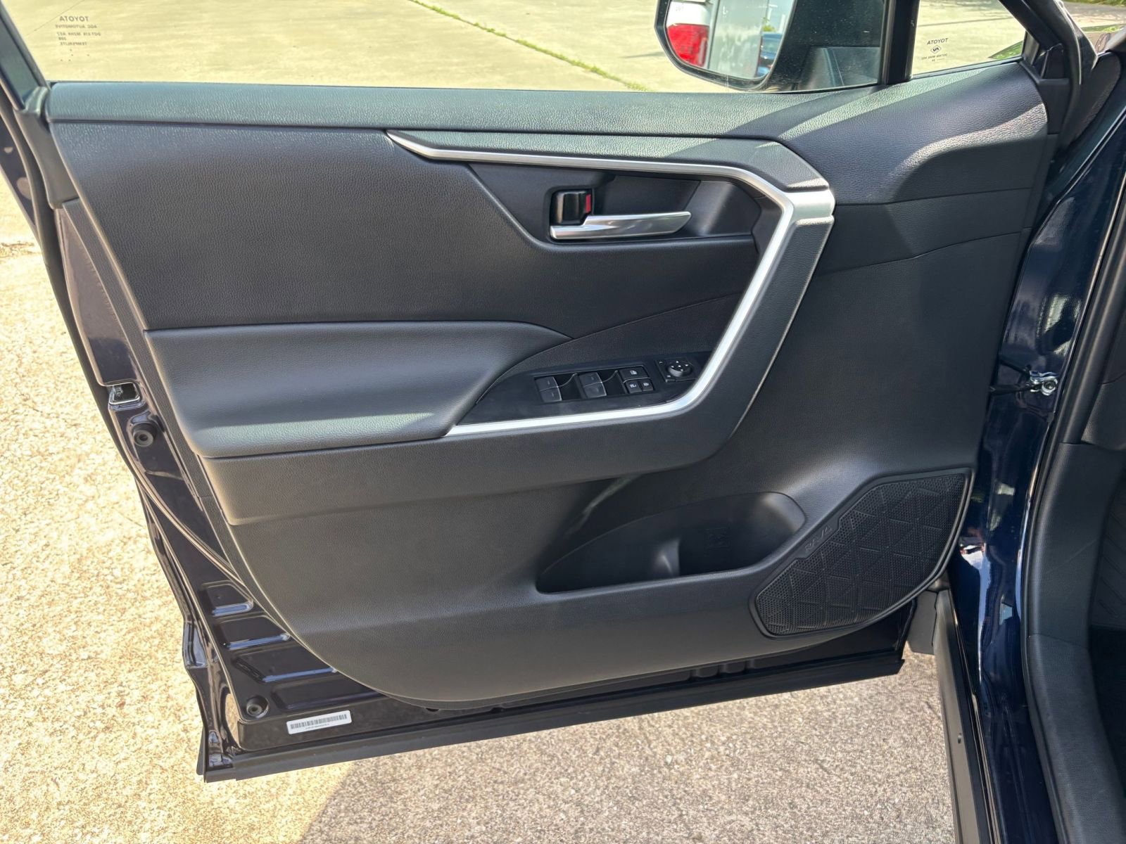 2024 Toyota RAV4 XLE 16