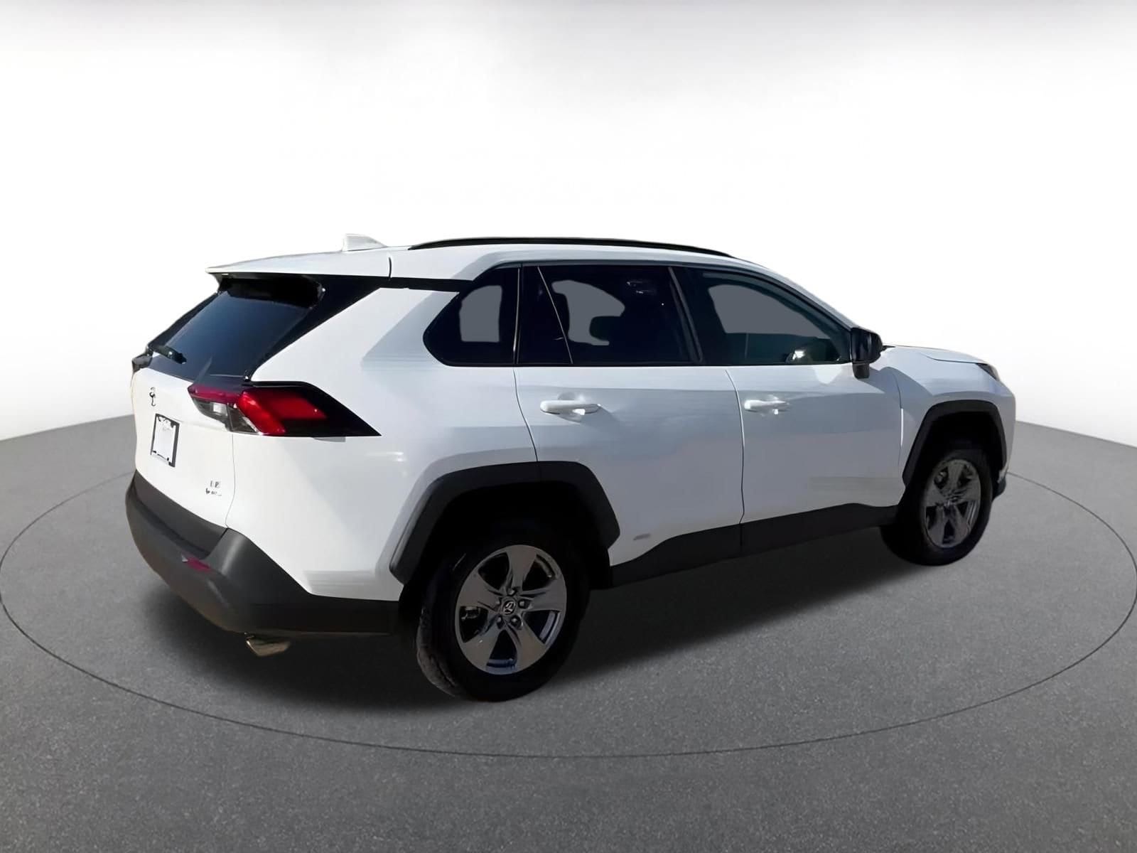 Thumbnail: 2025 Toyota RAV4 - 14
