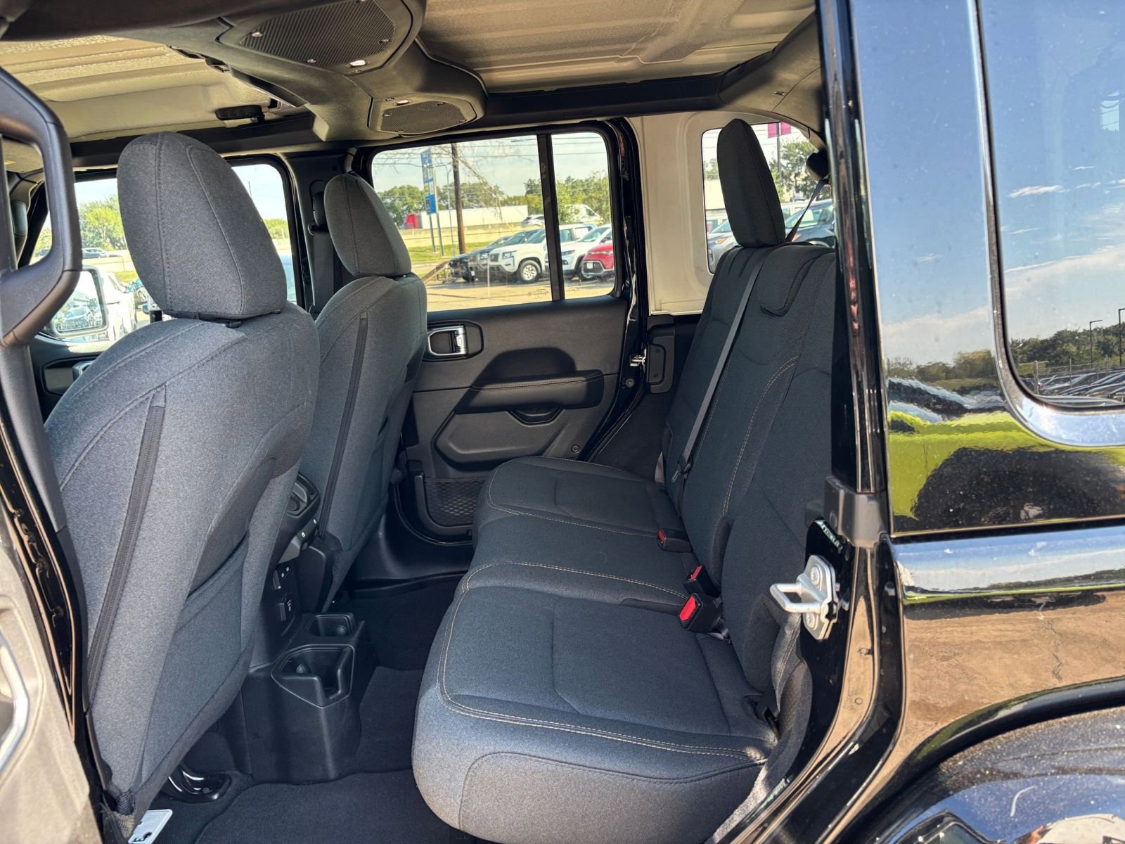 Thumbnail: 2025 Jeep Wrangler - 23