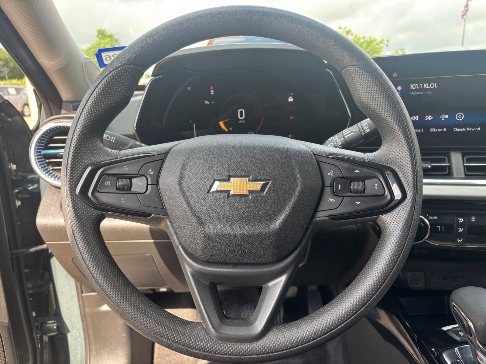 Thumbnail: 2025 Chevrolet Trax - 27