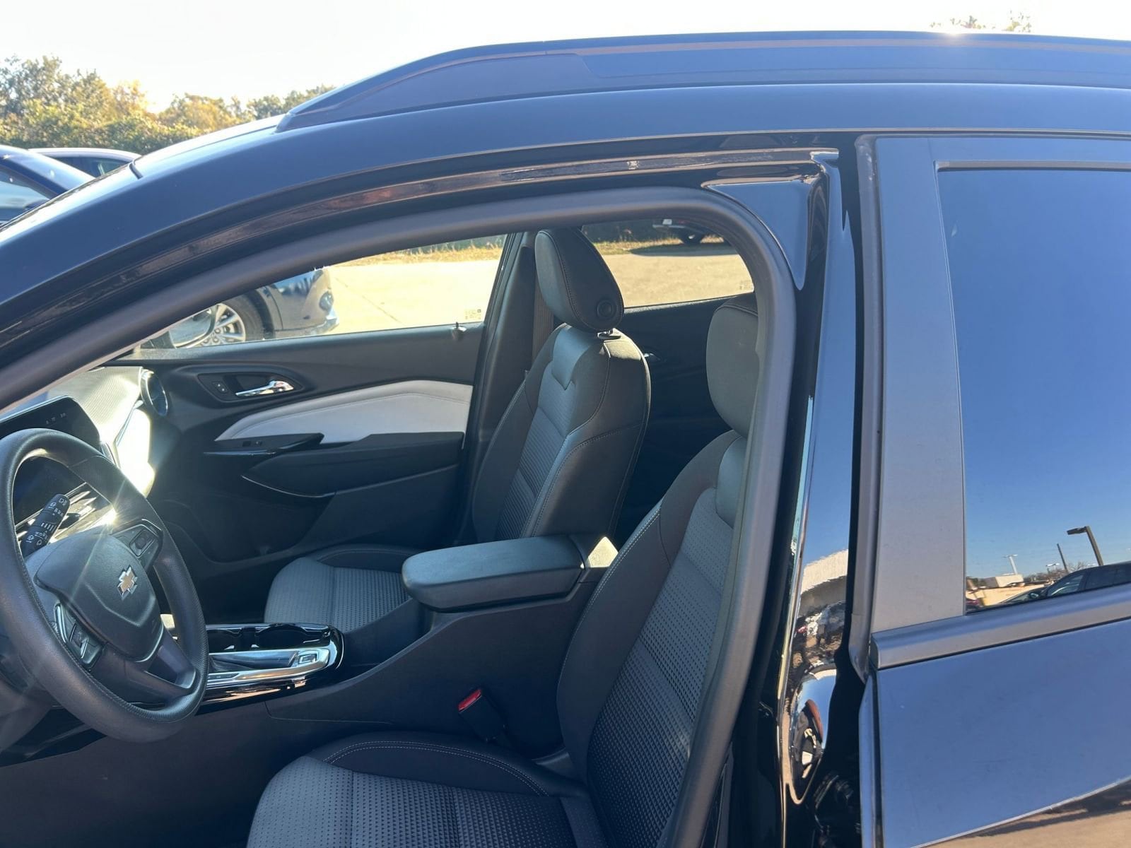 Thumbnail: 2025 Chevrolet Trax - 34