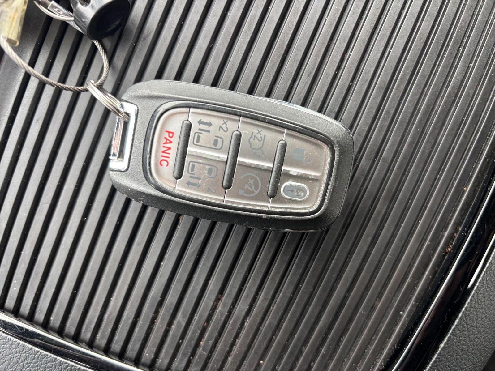 Thumbnail: 2025 Chrysler Pacifica - 28