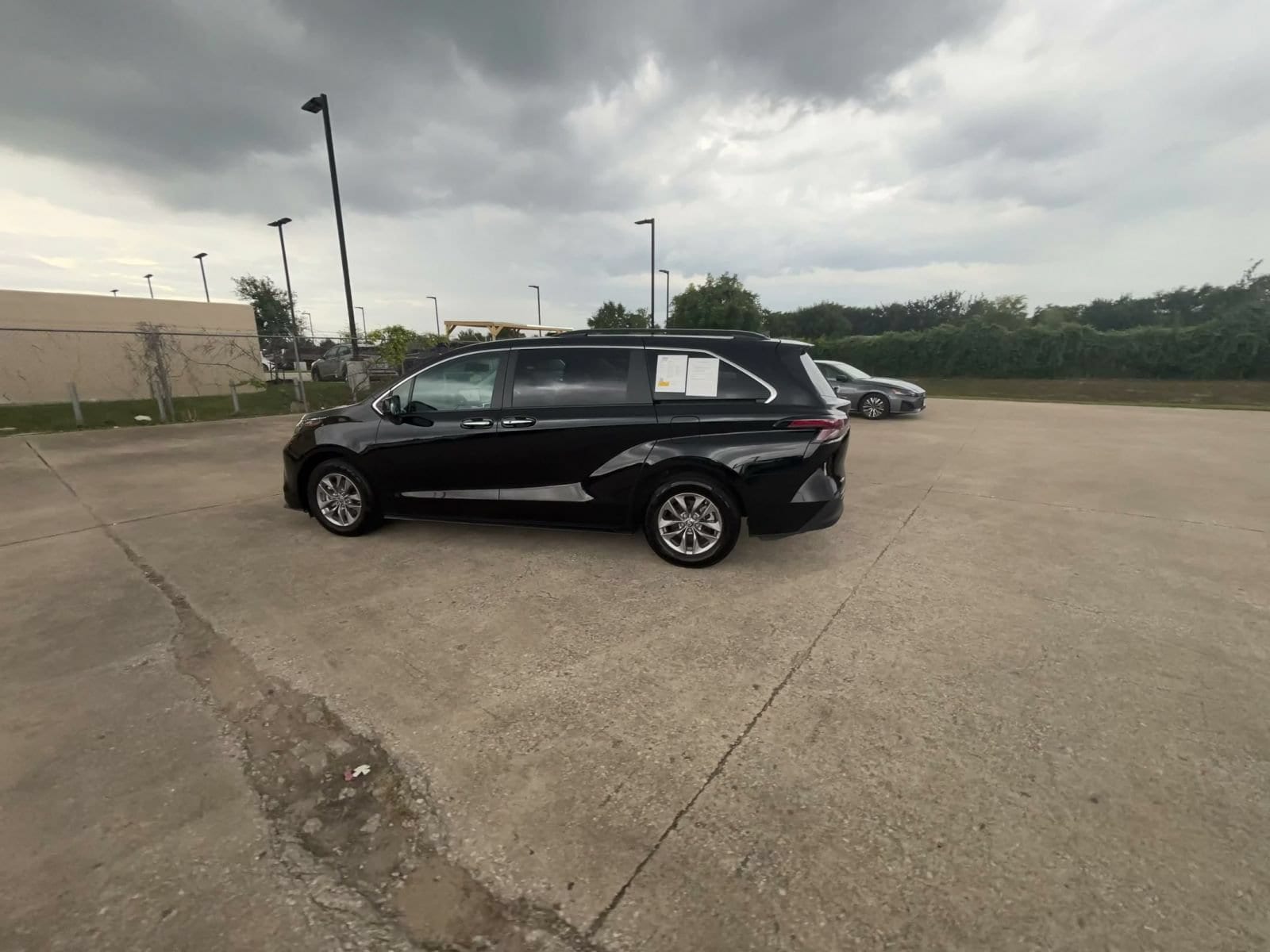 Thumbnail: 2025 Toyota Sienna - 8