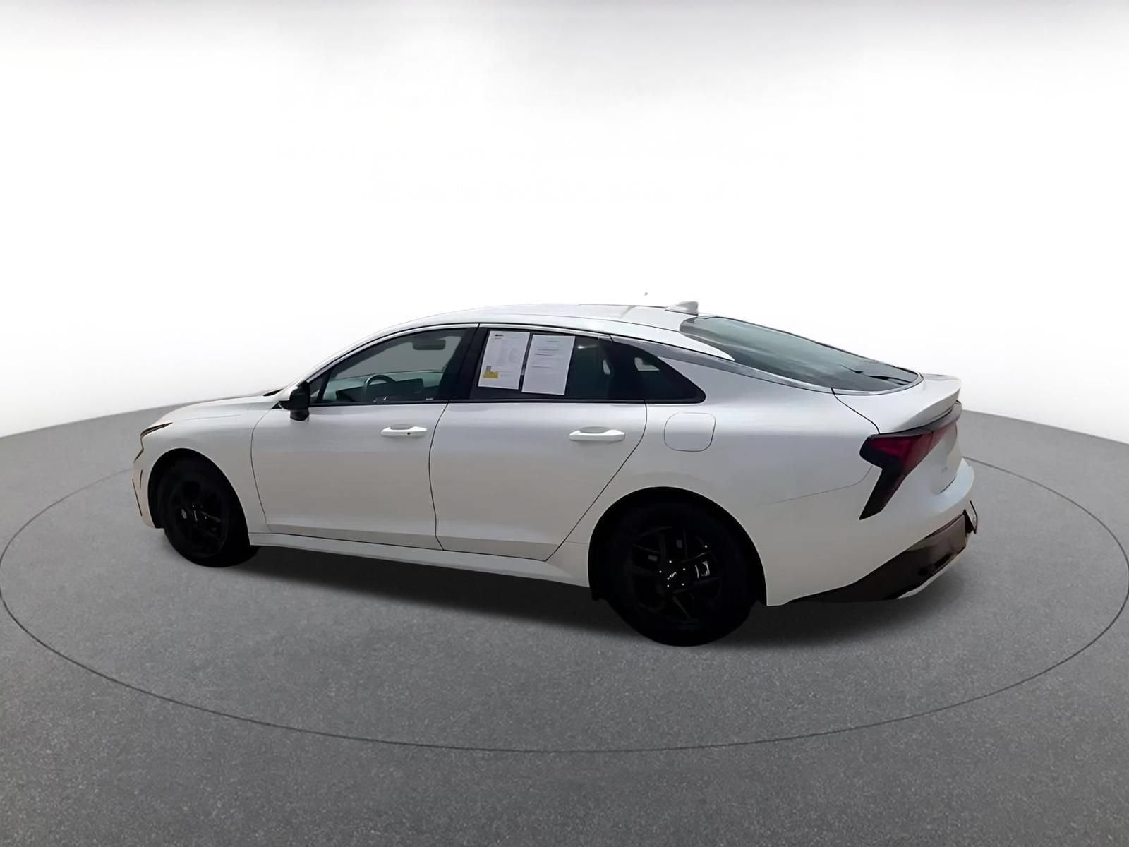 Thumbnail: 2025 Kia K5 - 10