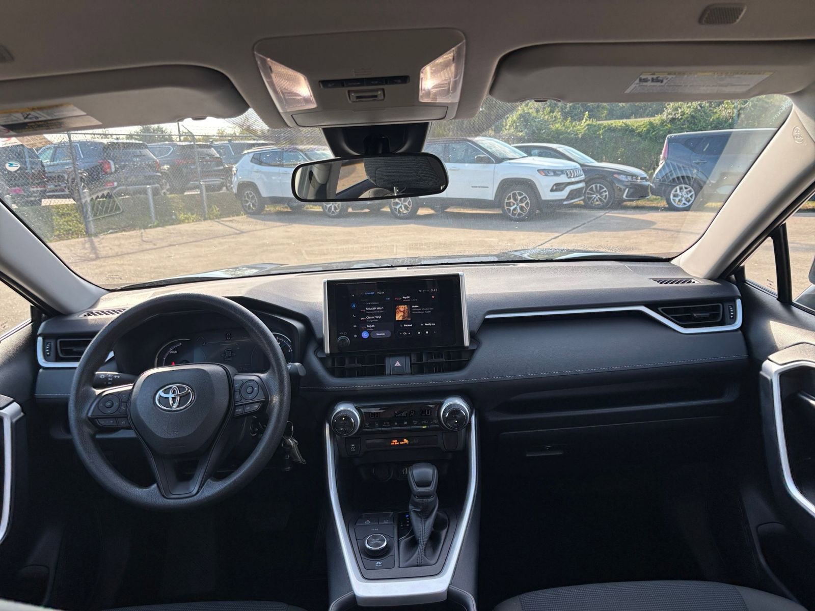 Thumbnail: 2025 Toyota RAV4 - 32